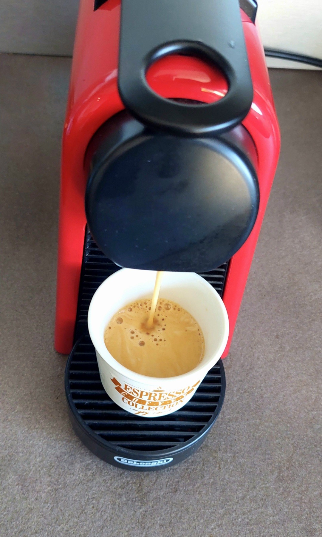 Café Bellarom Gold Lungo en capsule 

Petit expresso rapide en ce début de journée 
La température est déjà accablante !