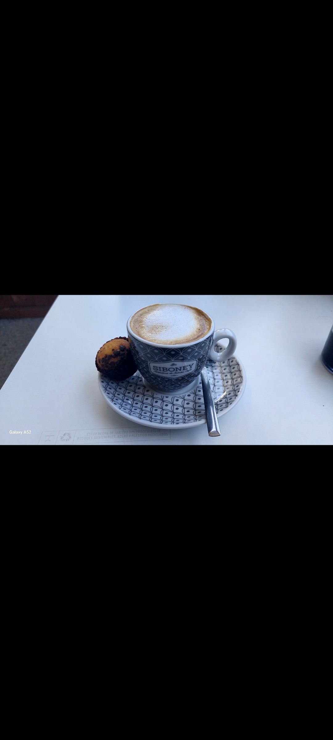 Pause café con leche y licor de café au village de pêcheurs 