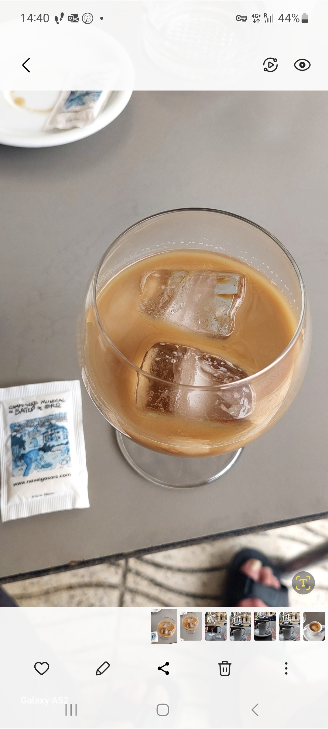 Café  con leche y hielo

Sur la route de Saint jacques de compostelle 