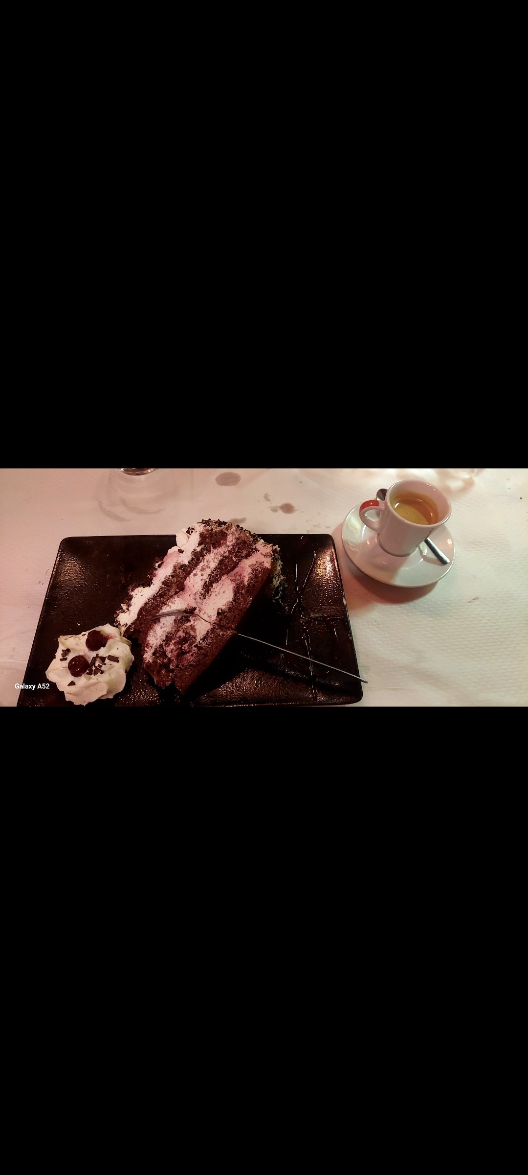 Café Expresso accompagné d'une forêt noire et Café gourmand dans ce super winstrub Alsacien 