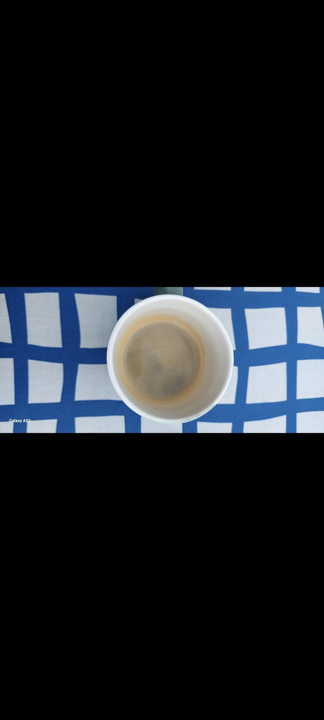 Café Meo Excellence en grains 

Café long accompagné d'une tarte à  la mirabelle ce matin au petit-déjeuner 
De l'arbre à l'assiette !