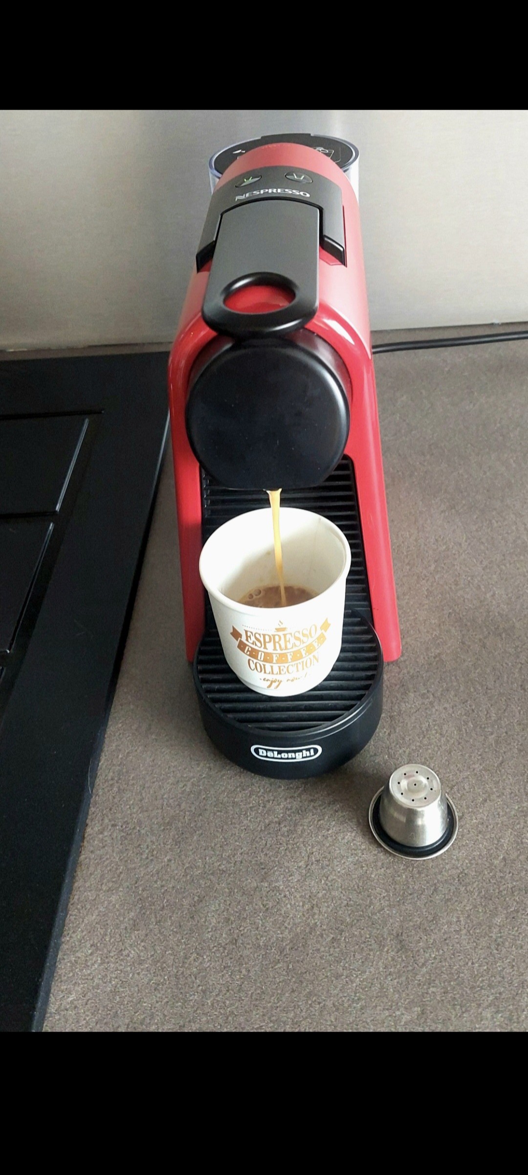 Pause café ce matin au travail 

J'essaie pour la première fois une dosette en inox reutilisable.

Le concept me paraît plutôt bien.
Par contre le café n'était pas assez puissant à mon goût. 