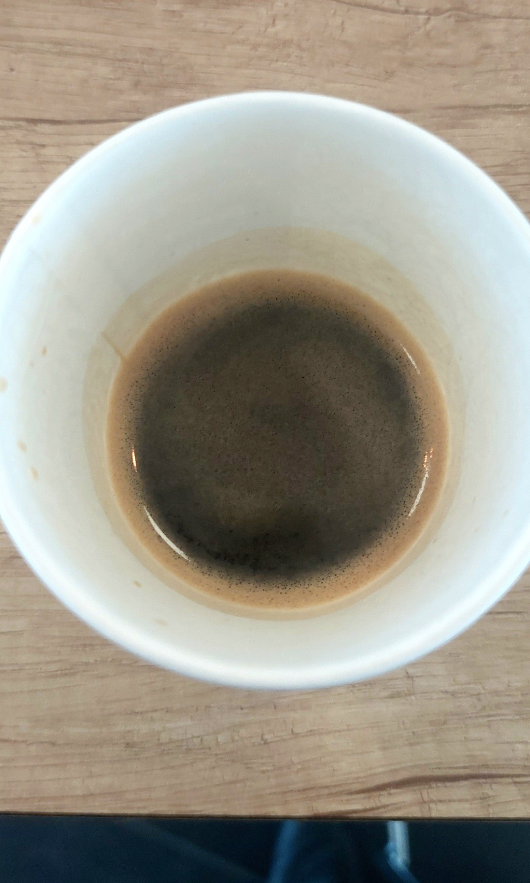Café machine en grains

De passage  chez le mandataire automobile pour voir les  nouveautés de la rentrée ce midi.
Petit expresso offert lors de ma visite !!!