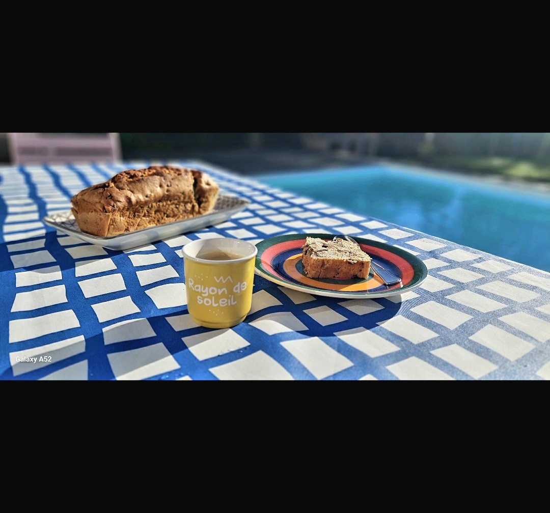 Café l'Or Absolu suprême intensité 13 en grains
Profitons de ces derniers jours de beau temps.
Expresso bien serré accompagné d'un banana bred