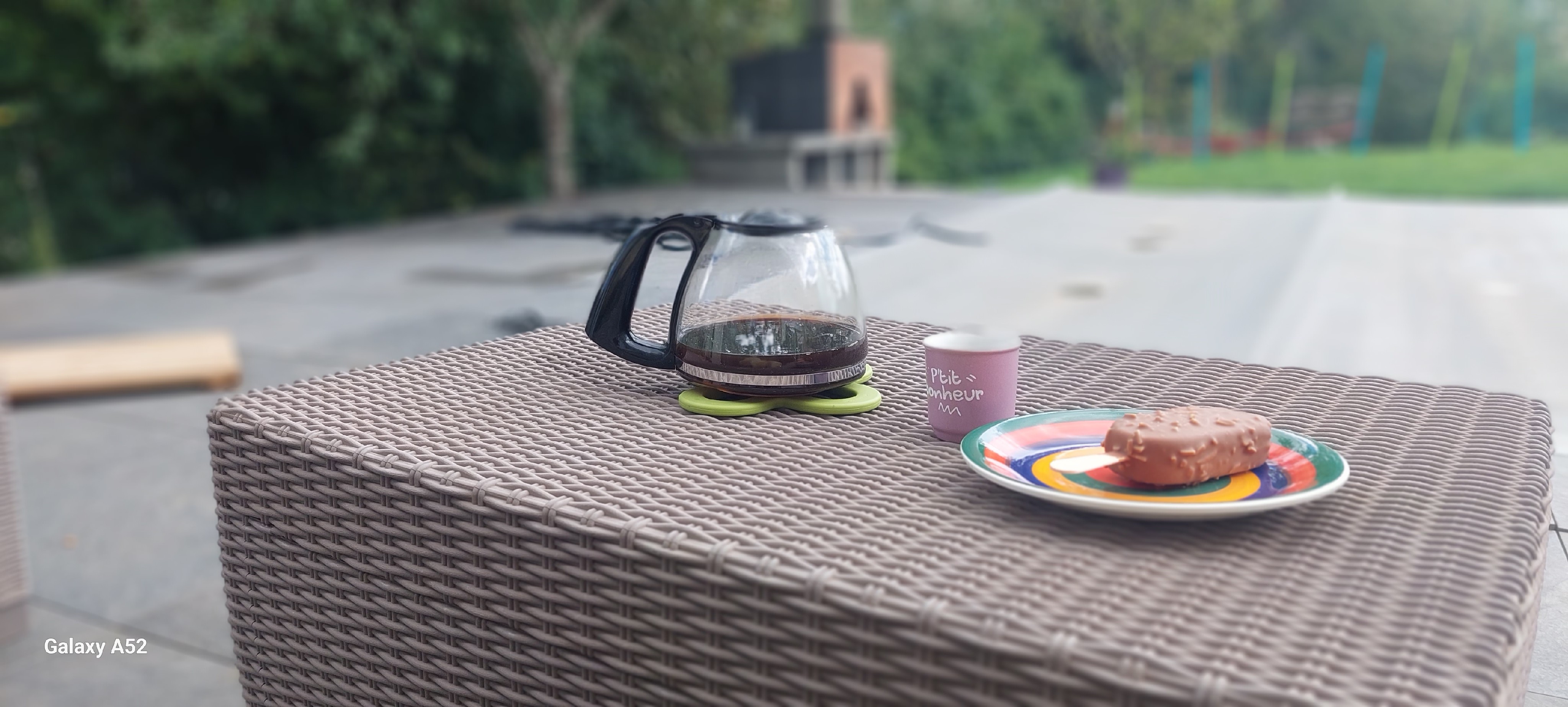 Katastrof, mon stock de café est à 0

J'ai retrouvé un vieux fond de café moulu depuis 2 mois !!!
Faut vraiment être accro au café 
