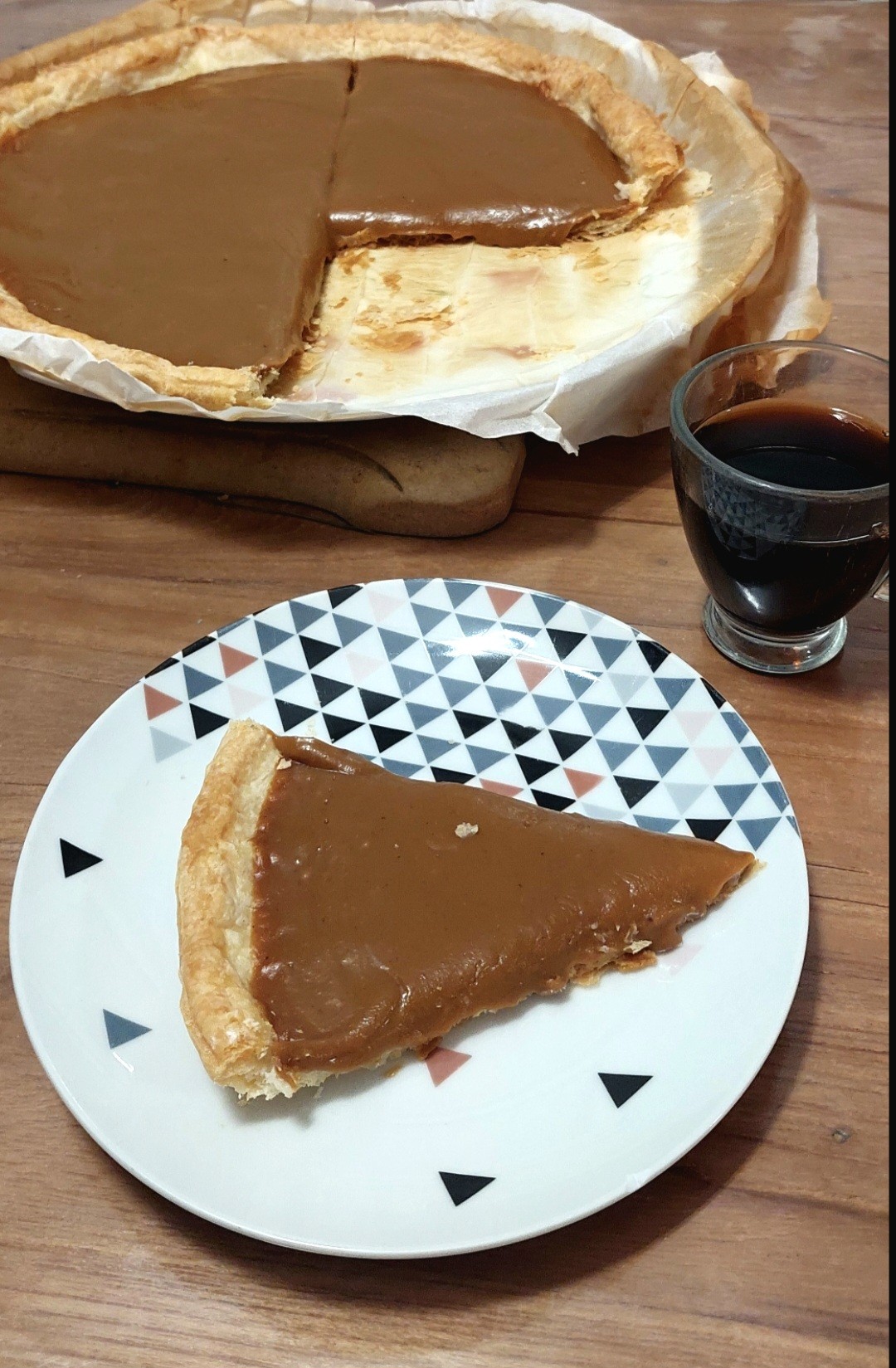 Café Way to Go en grains
Expresso et un bout de tarte au vin cuit ( spécialité Suisse a base de jus de poire )