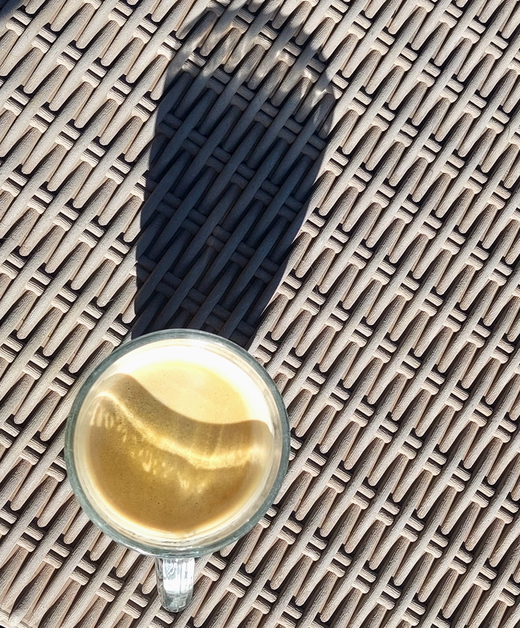 Café Carte Noire en grains 

Café au soleil sur la terrasse.
Tout  ce qui est pris n'est plus à prendre !
