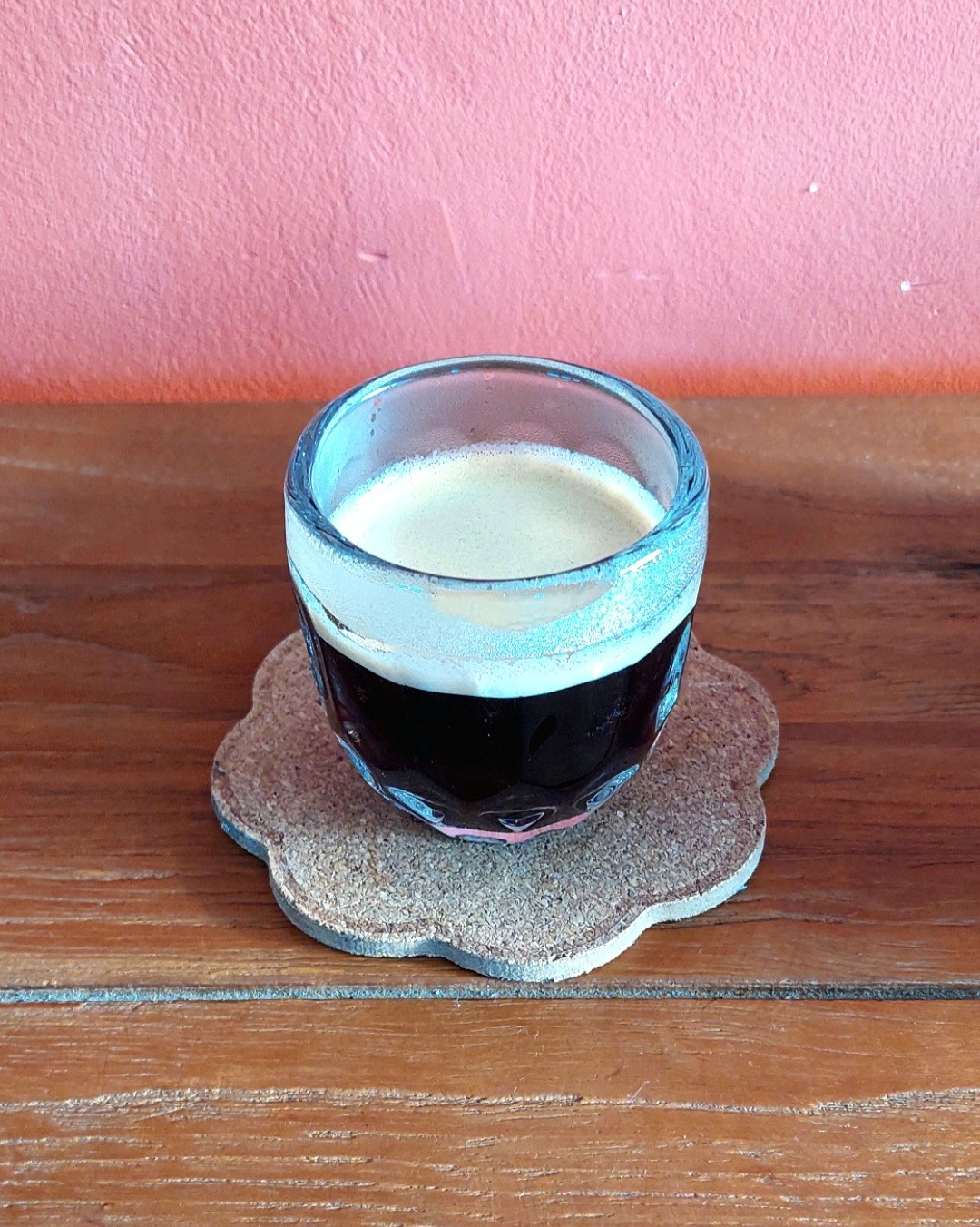 Café Carte Noire grains classiques
Je teste mon expresso dans ma nouvelle tasse
Verrerie La Rochere 1475
Plus ancienne verrerie en activité d'Europe