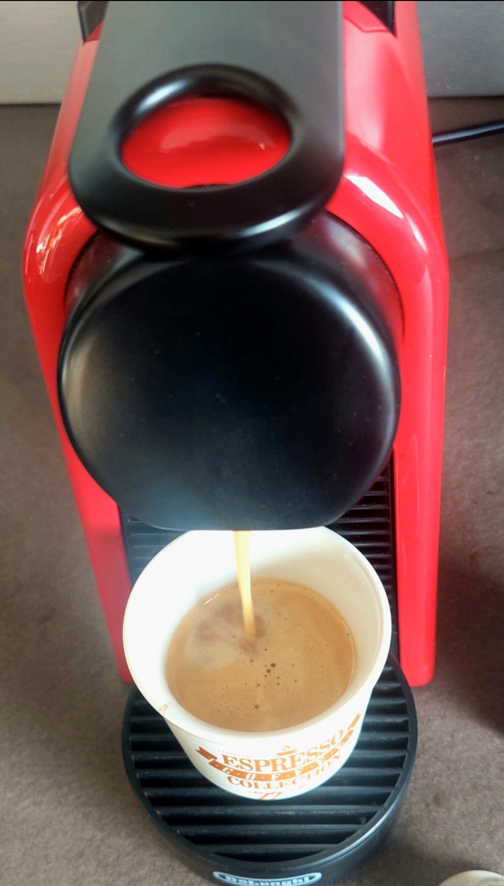 Café Bellarom Lungo en dosette * 2
Au travail entre 2 confs calls
Celui du matin et celui de l'après-midi