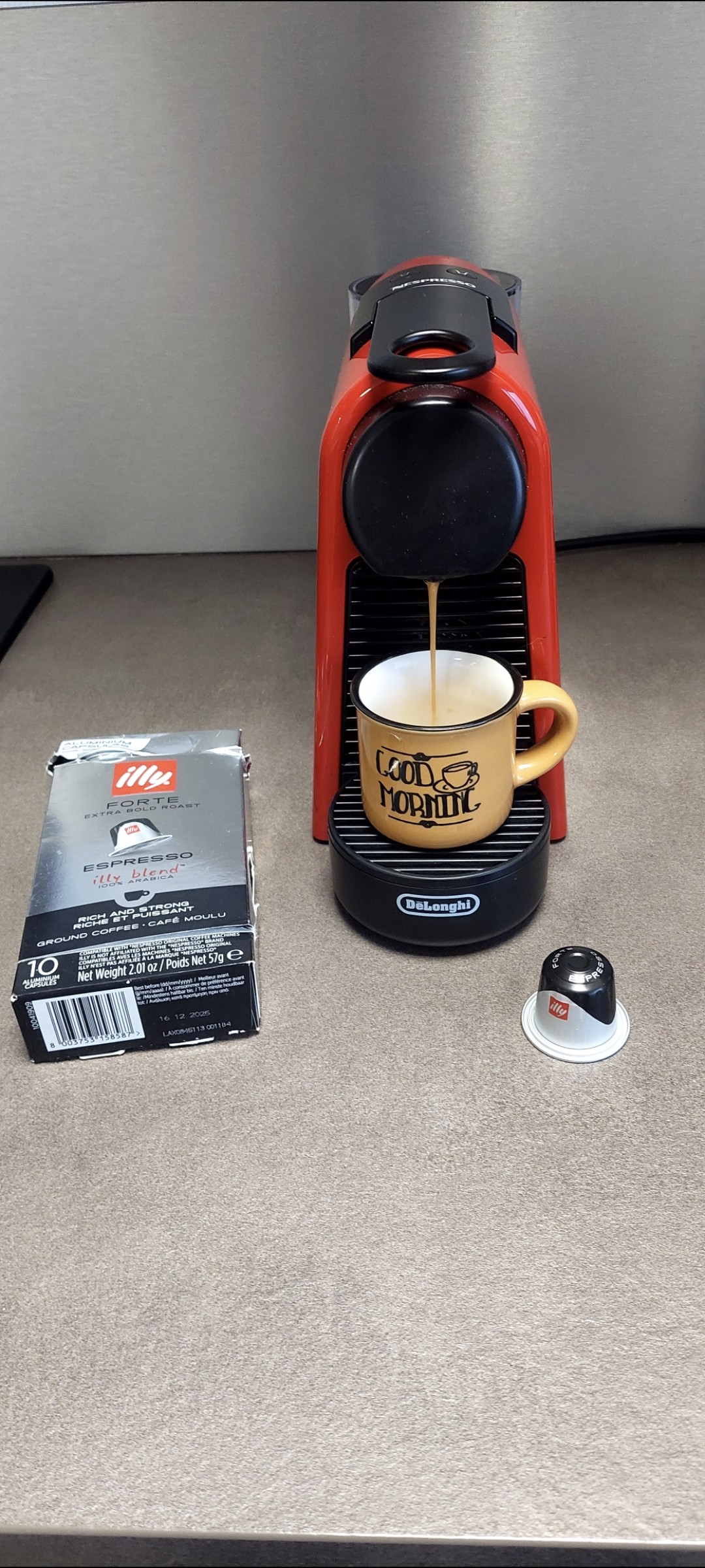 Illy Forte Expresso Extra Bold Roast 
Capsule aluminium 

Très bon, mousse super crémeuse 
Par contre très très fort 
A réserver aux amateurs avertis !!!