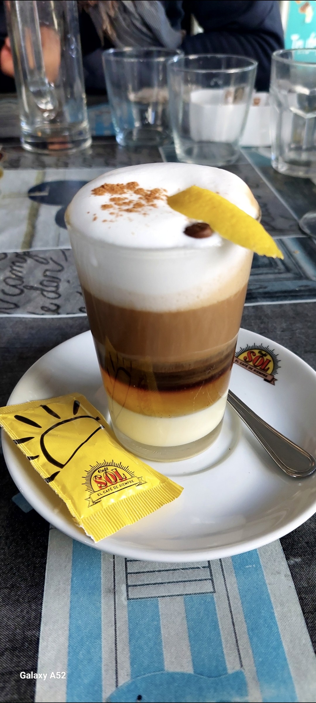 Bonne année 2026 à toutes et tous !!!
 Je vous souhaite le meilleur et pleins de bons café.