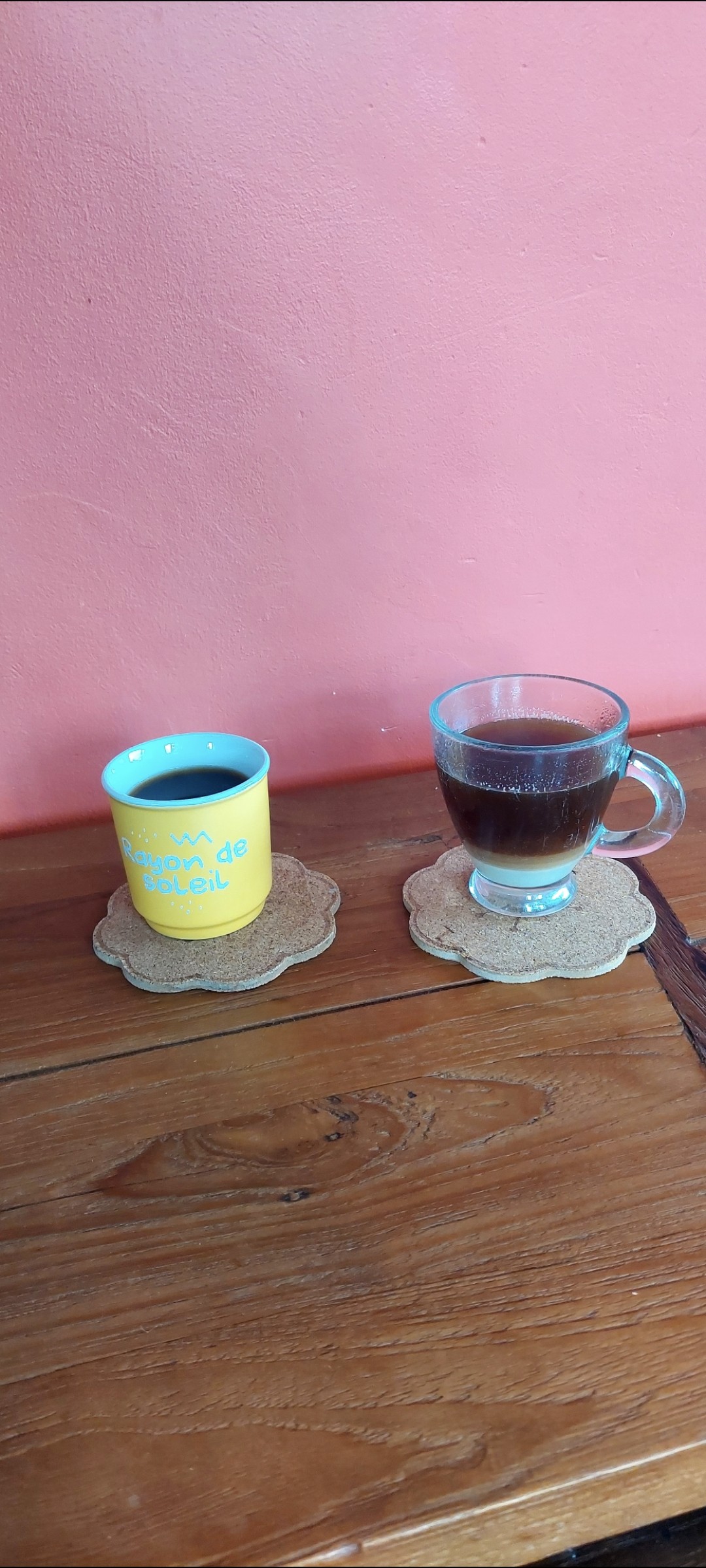 La route des sens. café moulu pur Arabica fruité et équilibré.

Café + lait concentré sucré 

Ton café est prêt !