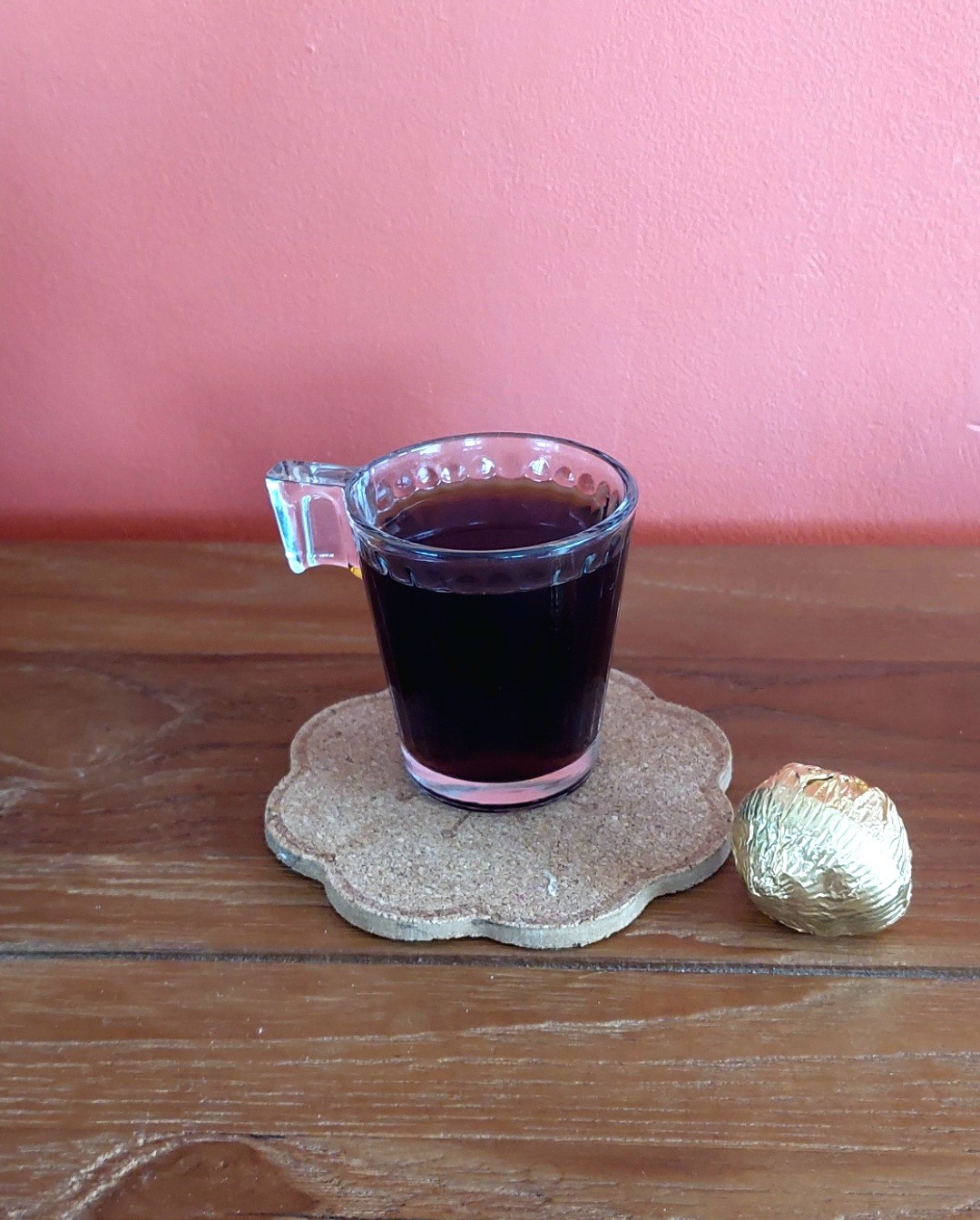 Carte Noire moulu 100% Arabica 

Accompagné d'un escargot au chocolat Lanvin