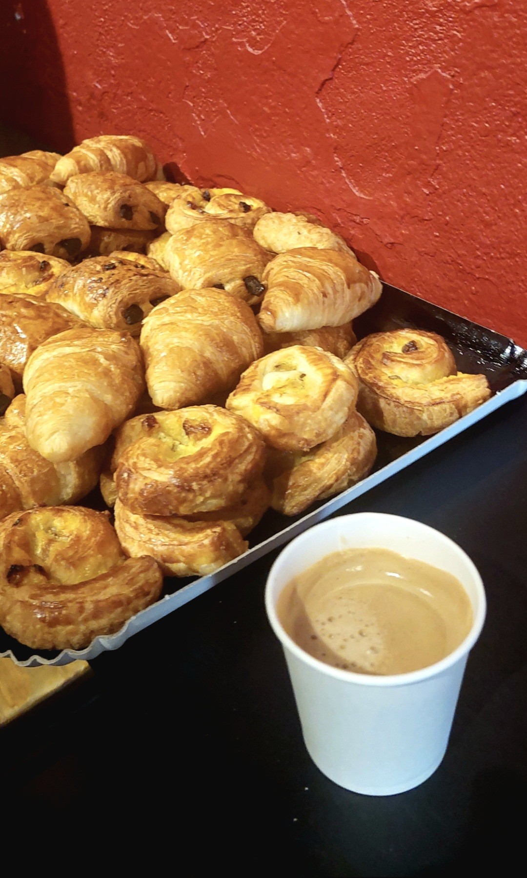 Petites pauses expressos bien méritées entre deux présentations pendant notre séminaire de rentrée.  Très inspirant !
