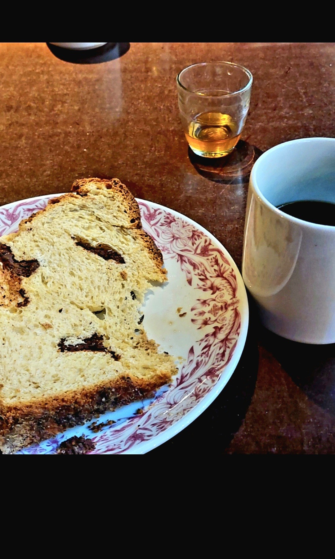 Café filtre et brioche au chocolat