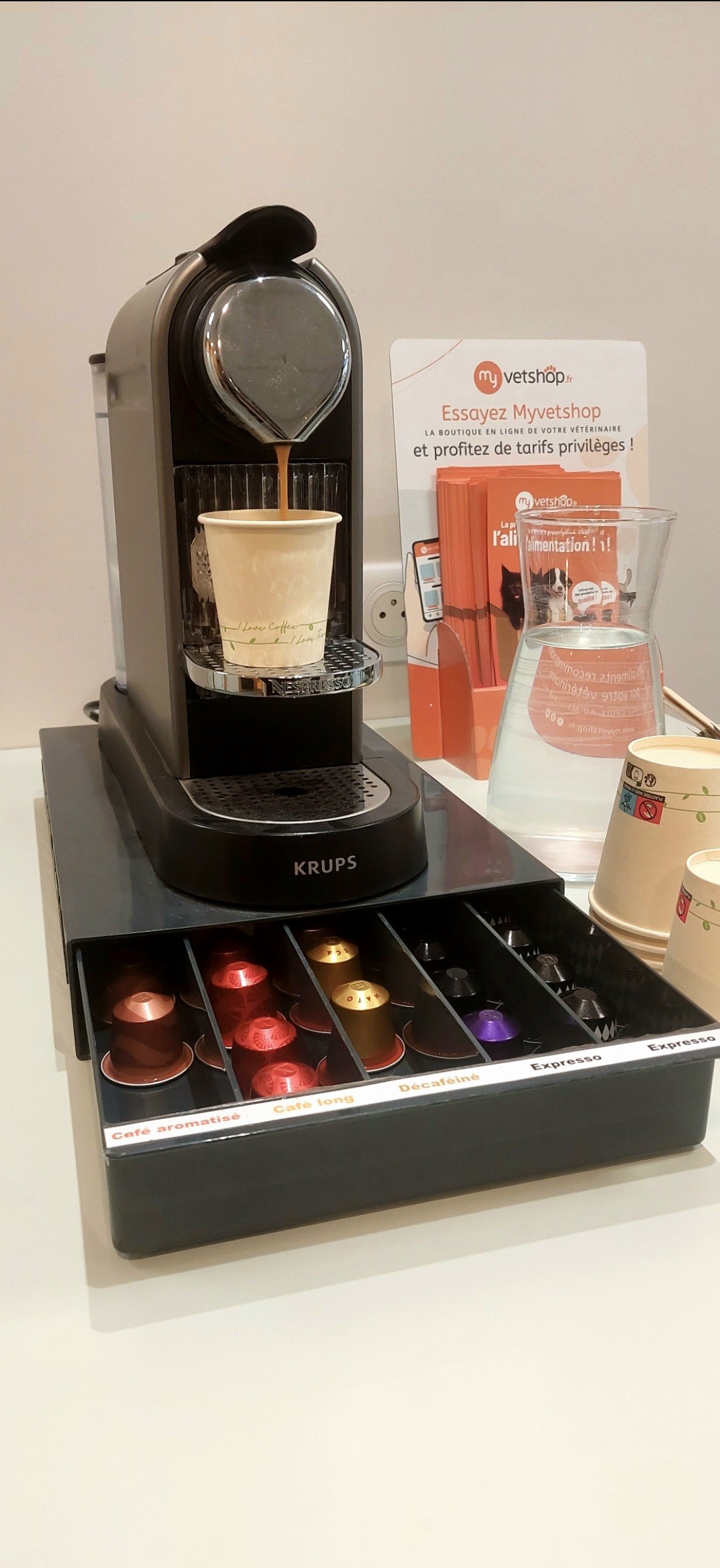 Café Nespresso en capsule Aluminium

Rendez-vous chez le vétérinaire
Petit expresso saveur vanille en attendant Tiboo