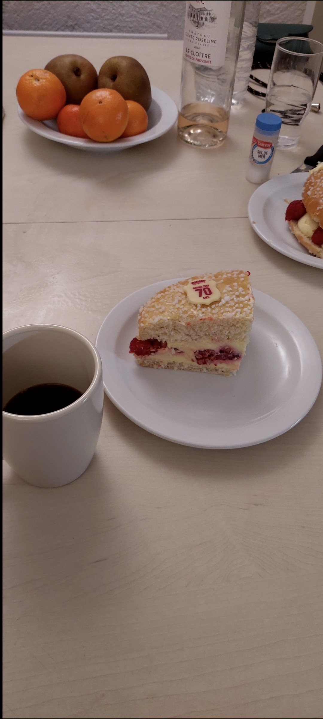 Café Meo Bio pur Arabica en grains
Café filtre accompagné d'une véritable Tropezienne
La Tropezienne : souvent imitée, jamais égalée ;-)))
Bonne Saint Valentin !!!