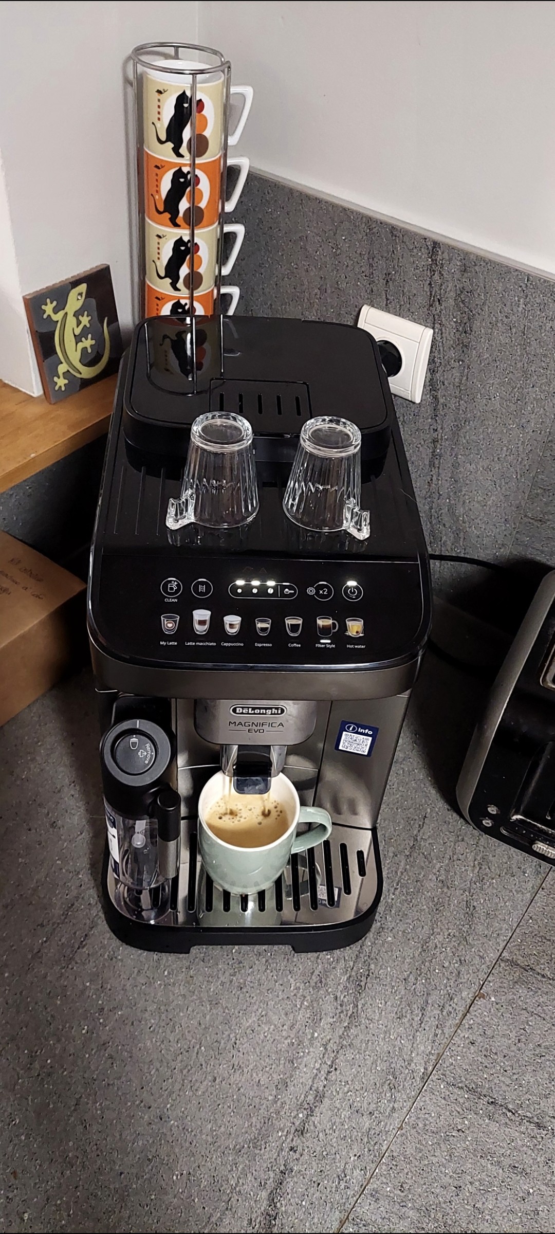 Café Meo Bio pur Arabica en grains 

Ce matin j'essaie le programme Café filtre 
Ce café très long café en 2 extractions a le même goût qu'un café filtre classique !!!