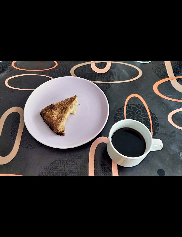 Repas special grenouilles en famille ;-0
Crumble aux pommes et café pour cette fin de repas !!!
