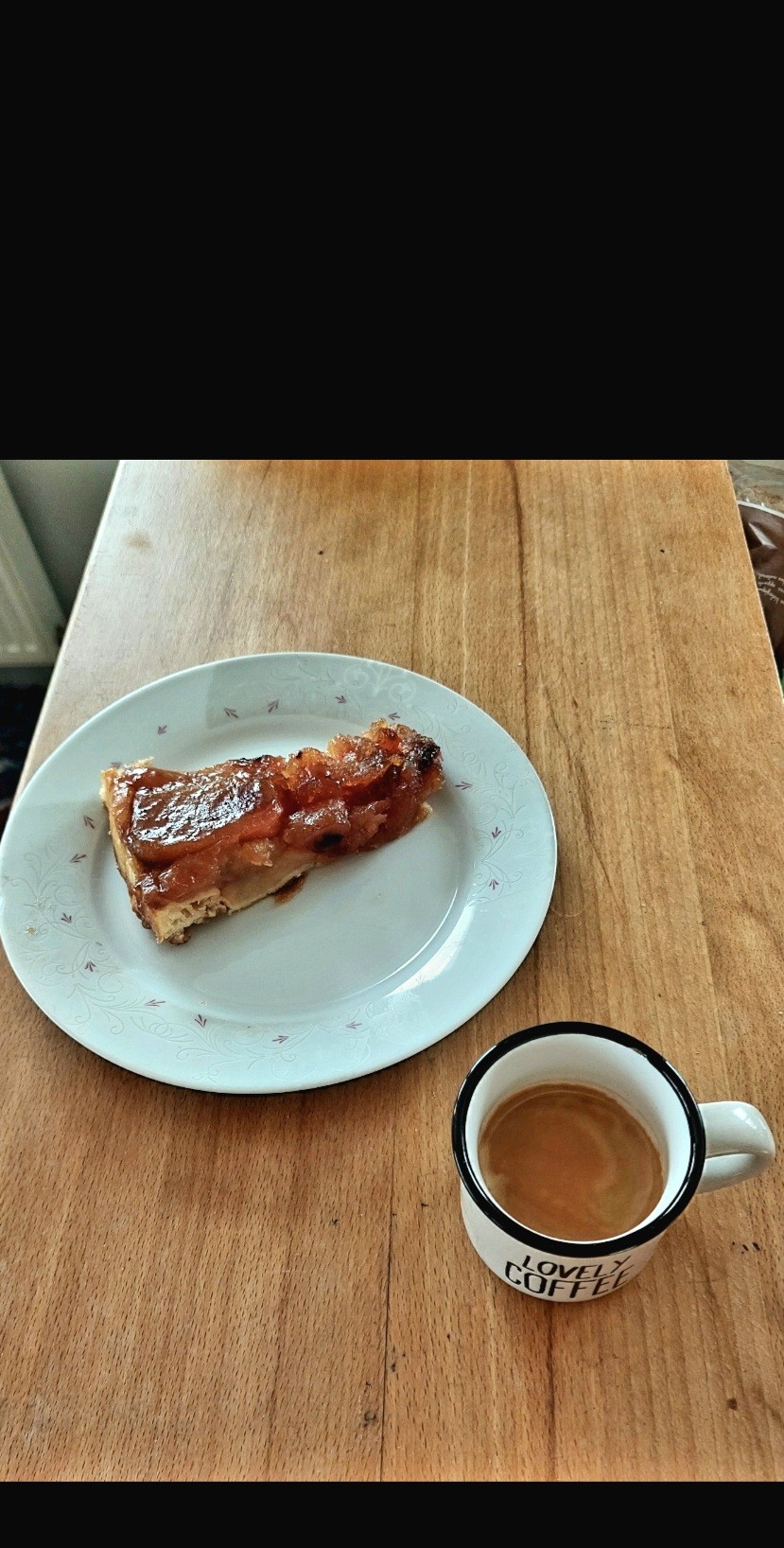 Les comptoirs thé café le mélange di primavera 

Excellent café accompagné d'une tarte tatin 