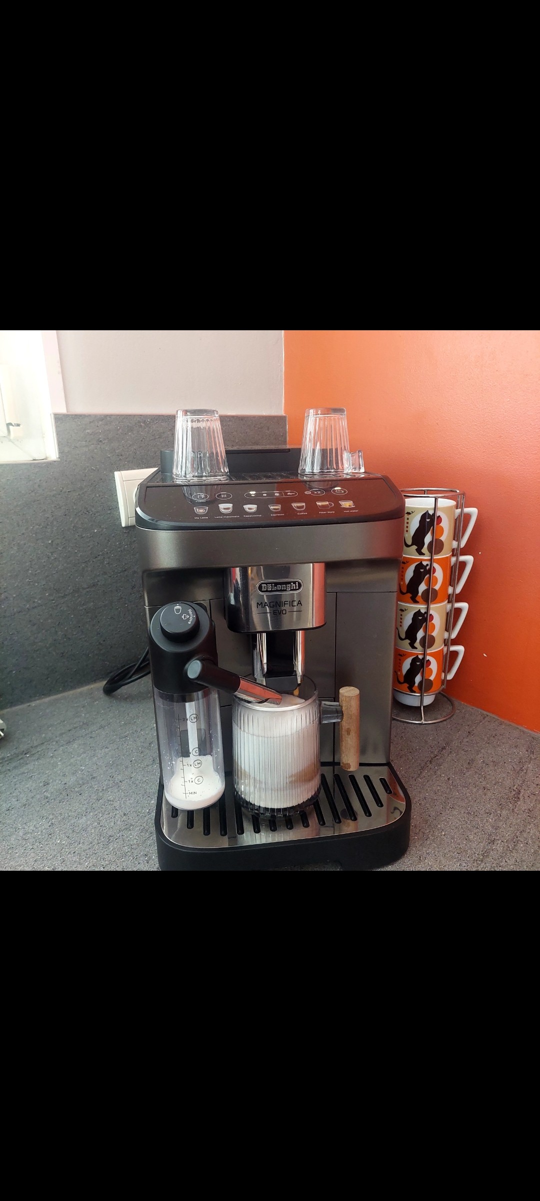 L'or Absolu raffiné intensité 7

Latte Macchiato 
Resultat très mitigé au niveau de la décoration 
on va rester positif  le café est bon 