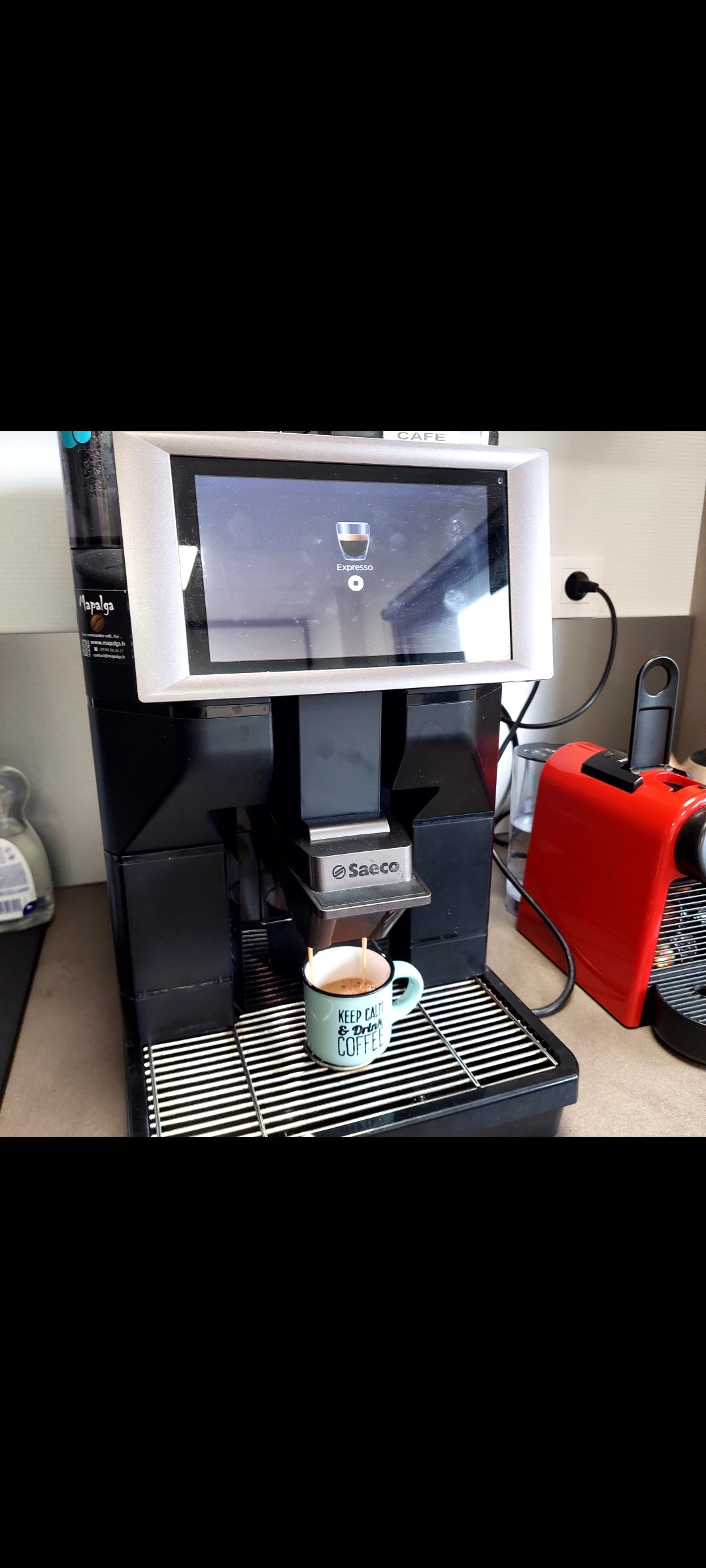 Café Malpaga en grains 

De retour au bureau 
Premier expresso 