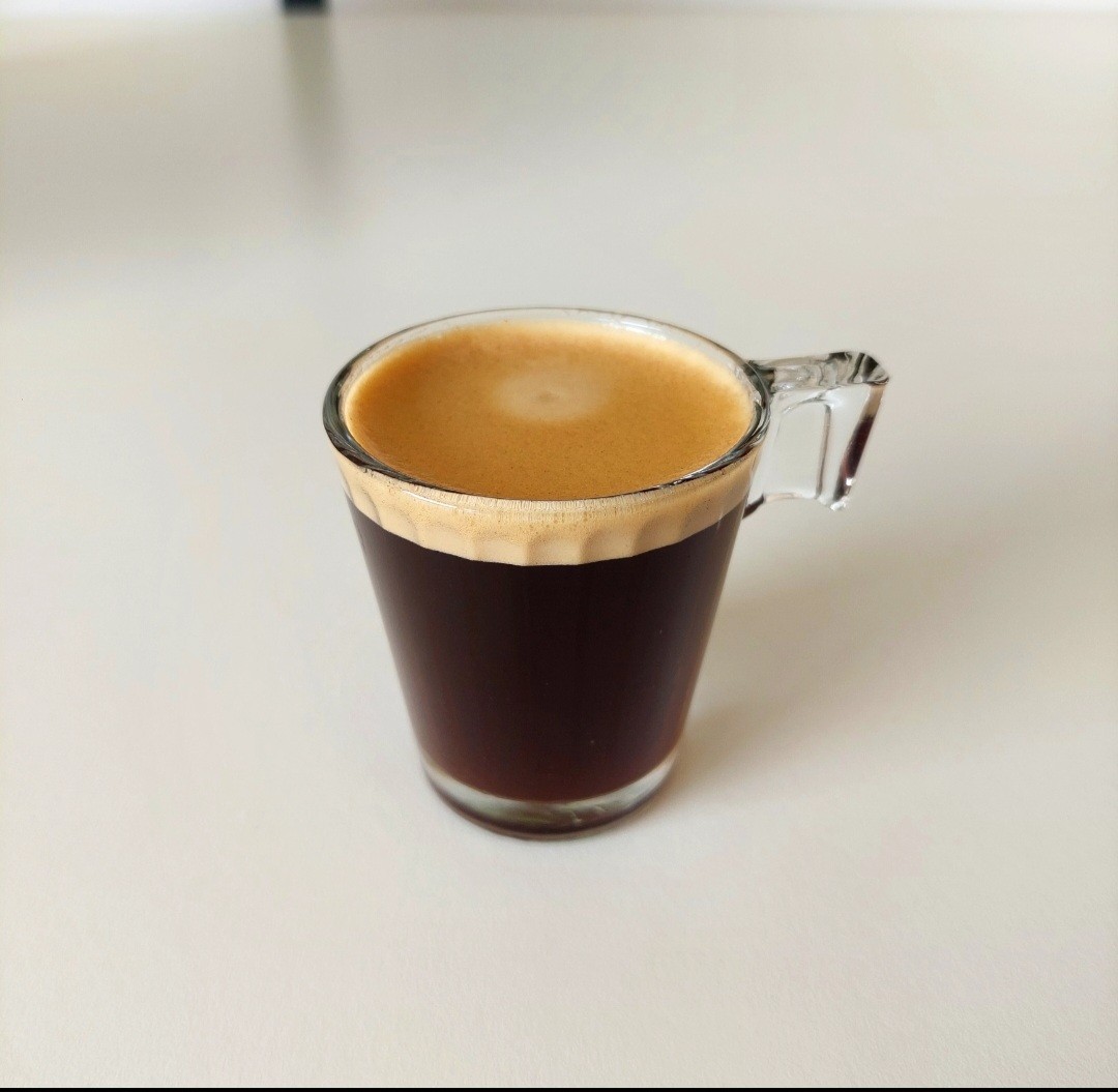 Café Bellarom Espresso Classico en dosette 

Expresso tout simplement 
Je passe mon tour pour les croissants et pain au chocolat 