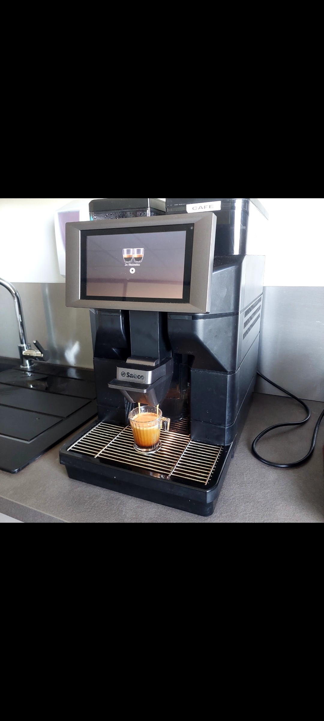 Café Malpaga en grains 

Double ristretto 
Le plein d'énergie pour commencer le week-end 
