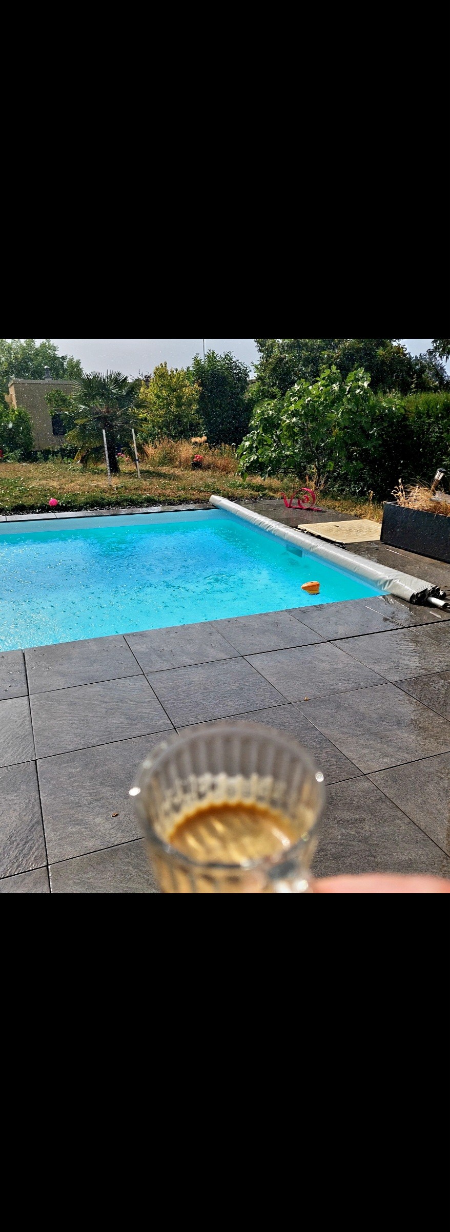 Expresso 
Petite pause pour profiter de cet orage tant attendu 
