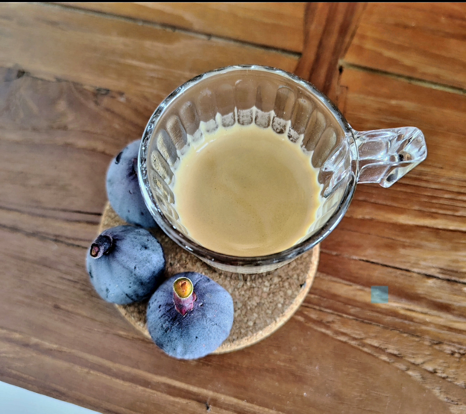 Barissimo Peru bio en grains 

expresso accompagné de figues du jardin !