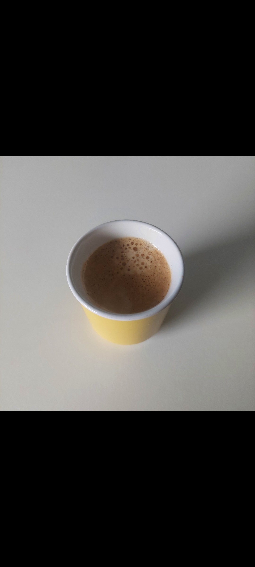 Petit Expresso entre 2 réunions 
Très déçu par ce café Italien
Probablement une mauvaise série 