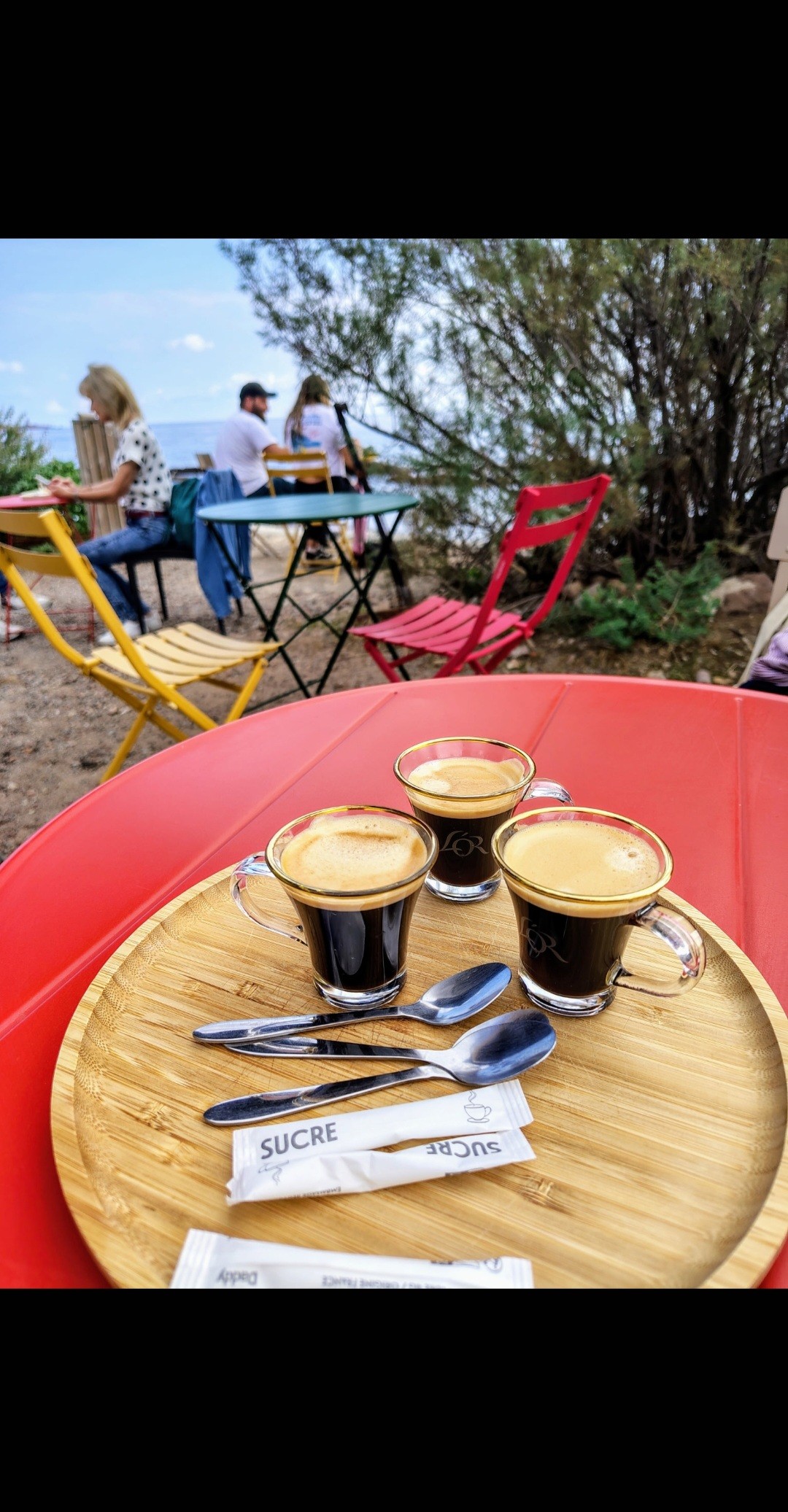 L'Or en capsule 

Petite pause expresso avec vue sur mer
Au calme et loin des manifestations 