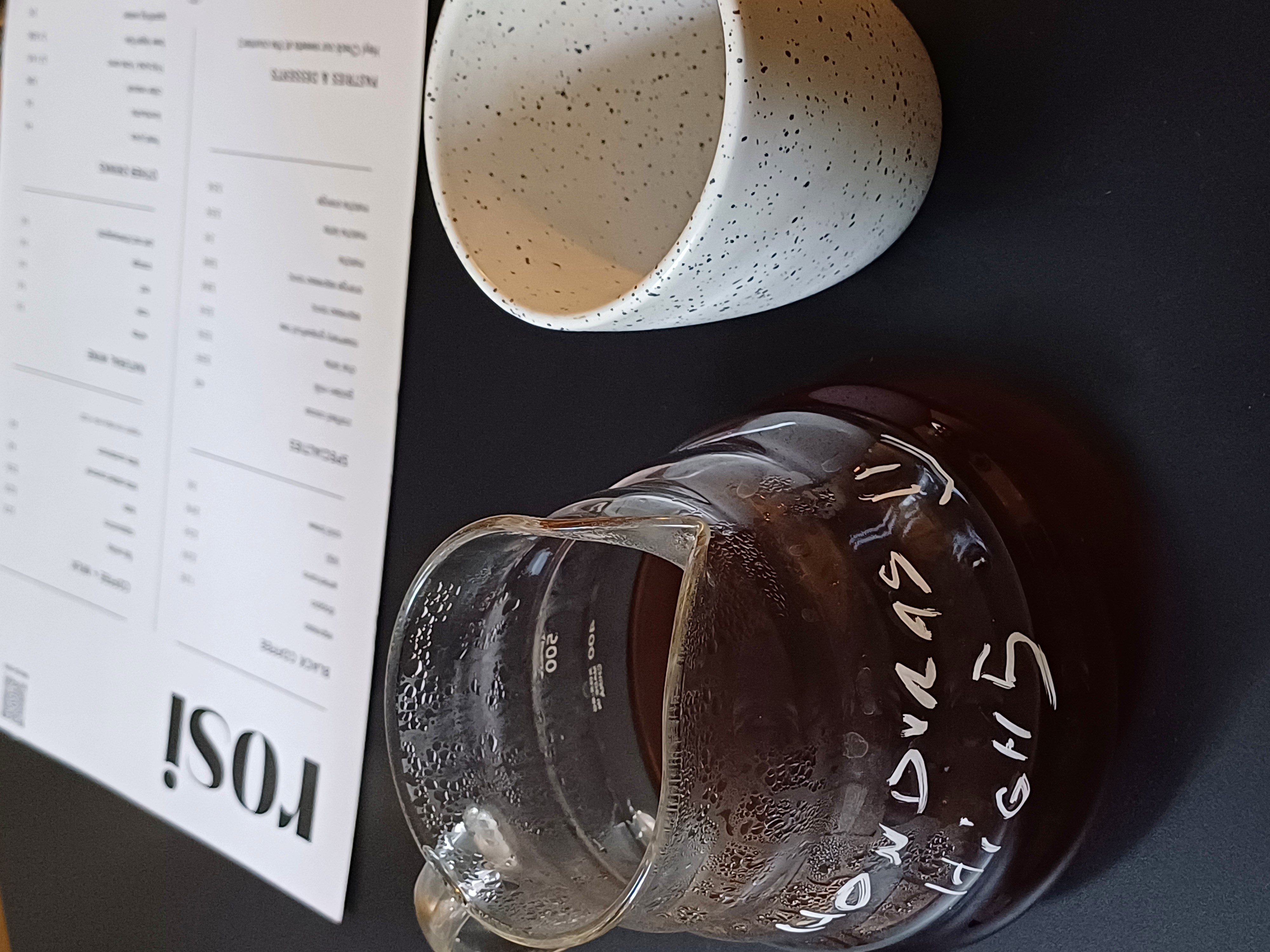 каждый раз чувствуя горький/кислый привкус, я думаю, в коые ли дело или бариста ошибся.

когда он остыл, был вкуснее, раскрылся фруктовый привкус