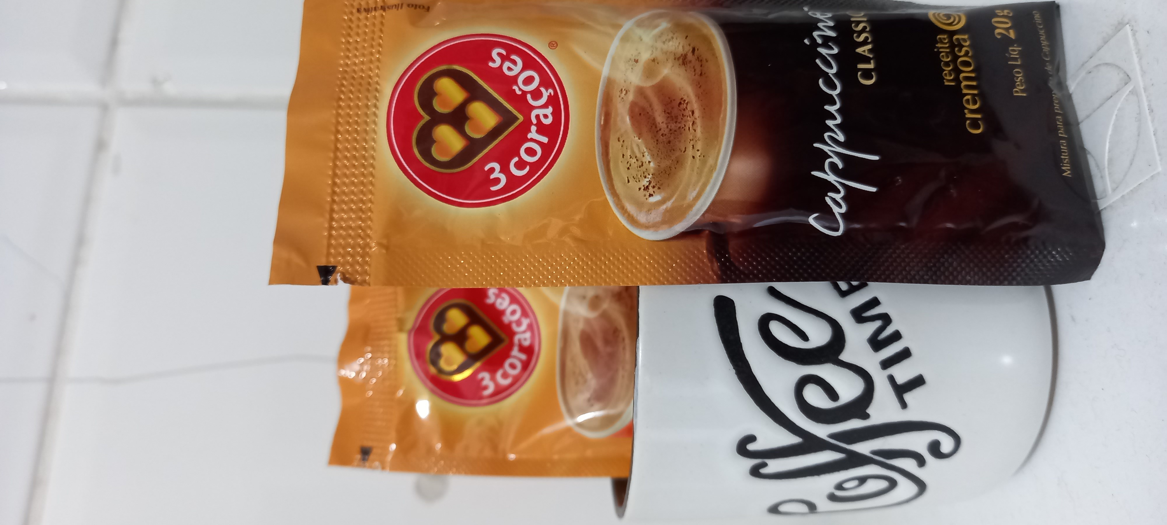 Privilégio de experimentar nosso café em terras estrangeiras. Embora não seja minha melhor escolha, em algumas situações esse Cappuccino cai bem.