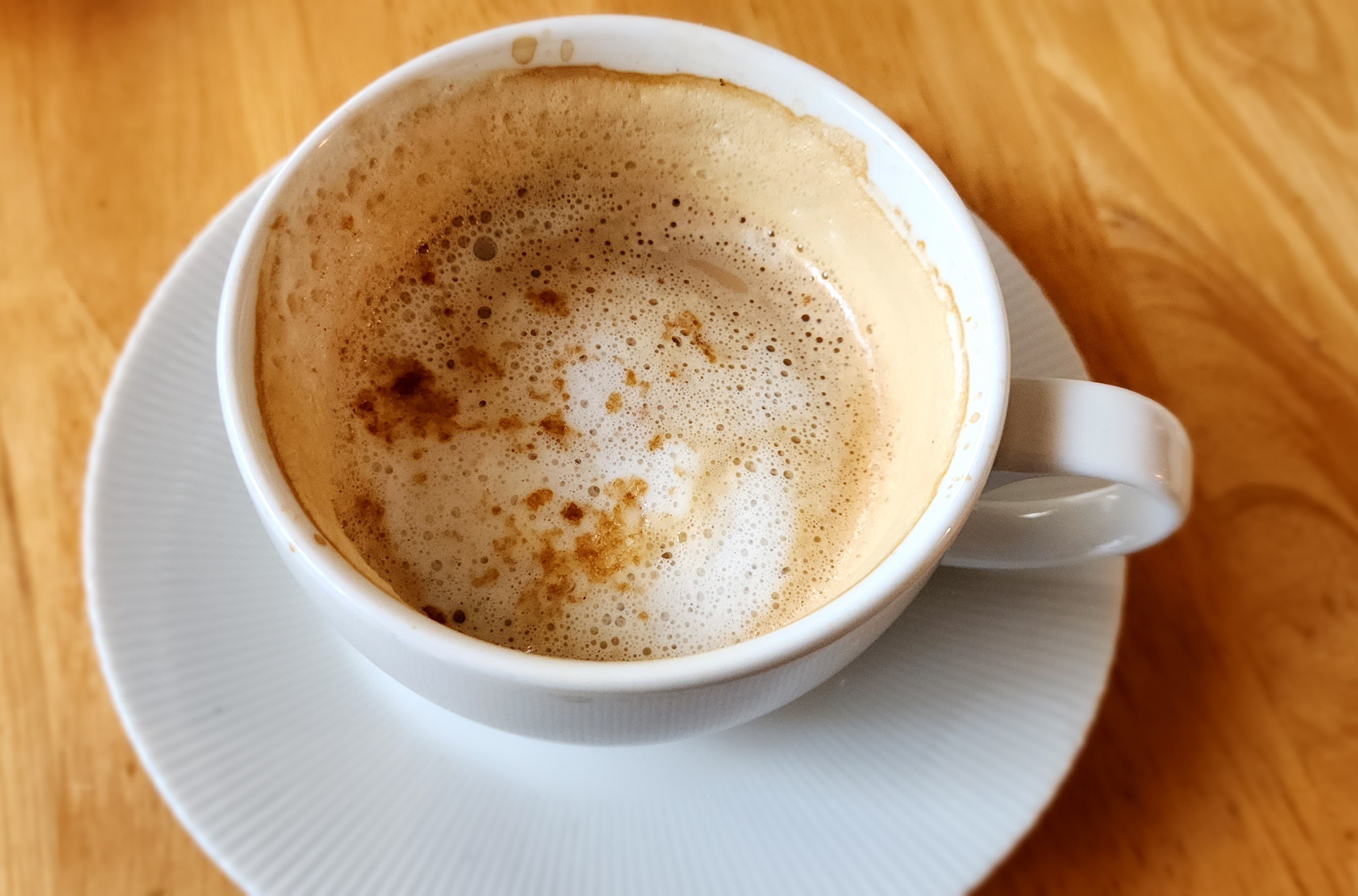 This makes a pretty nice cappuccino. Double shot tasted well balanced. Added 4oz steamed milk and light foam, and ½ oz vanilla syrup for a dessert coffee, but it was also good without . Sprinkle of brown sugar and cinnamon. 