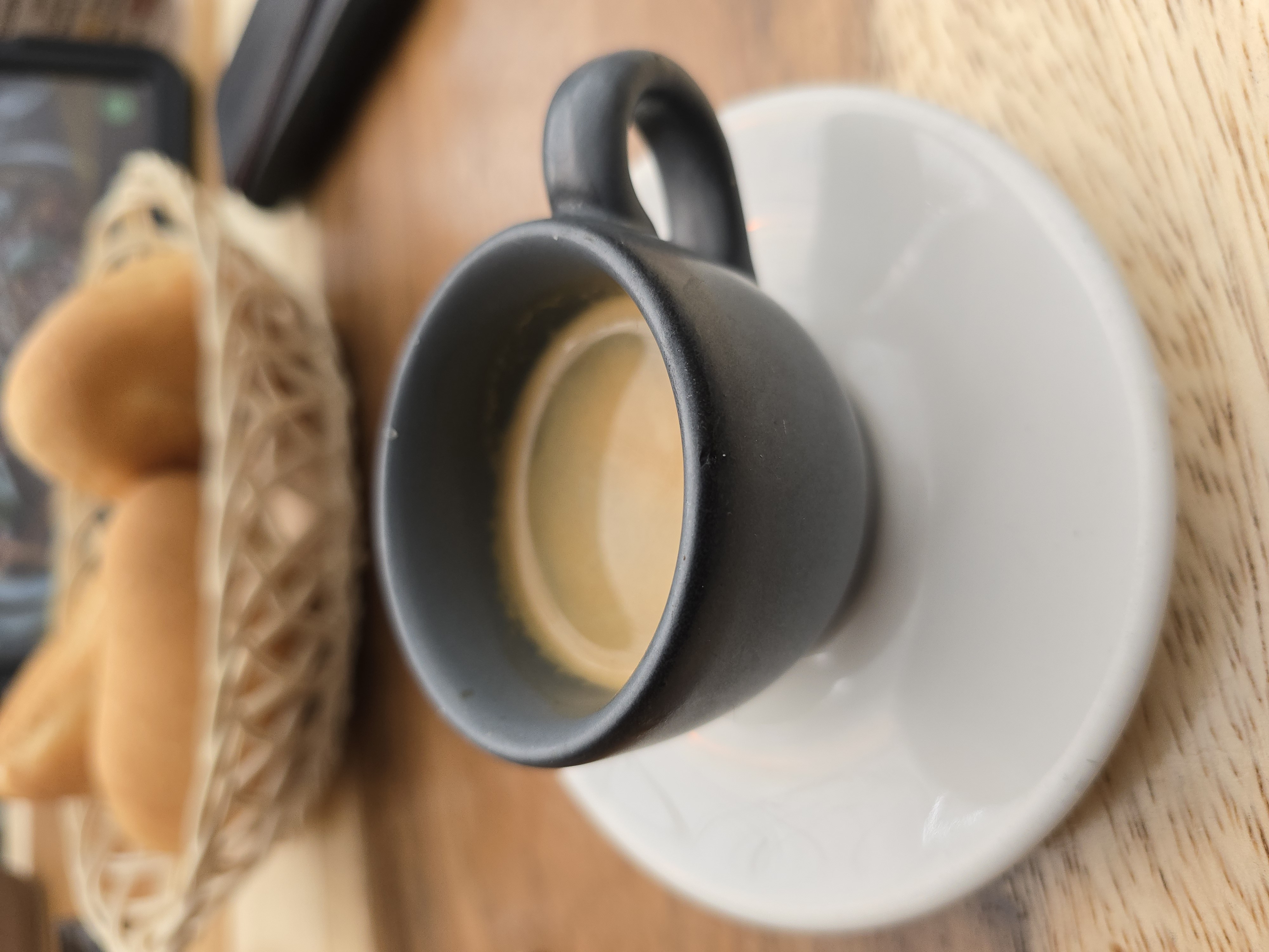 Un desayuno en la hora de comida.
Día super atareado, moviendo de punto en punto, la CDMX hecha un caos por la grabación de películas y mucho calor.
Sin embargo, nunca se deja pasar el café.
☕🔥💯