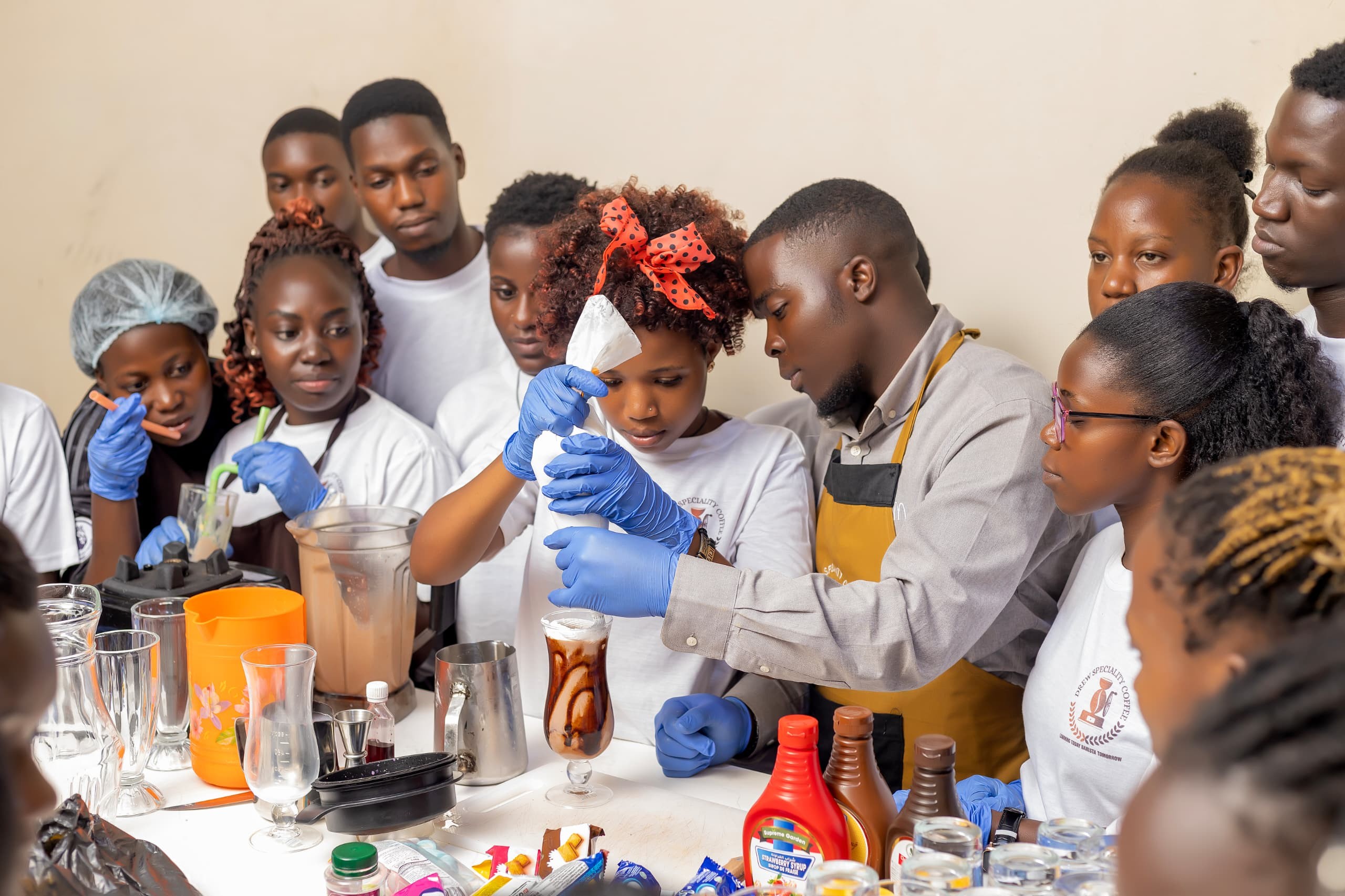 The most precious moments when am teaching baristas in Uganda🇺🇬 🇺🇬  Proud barista Trainer
