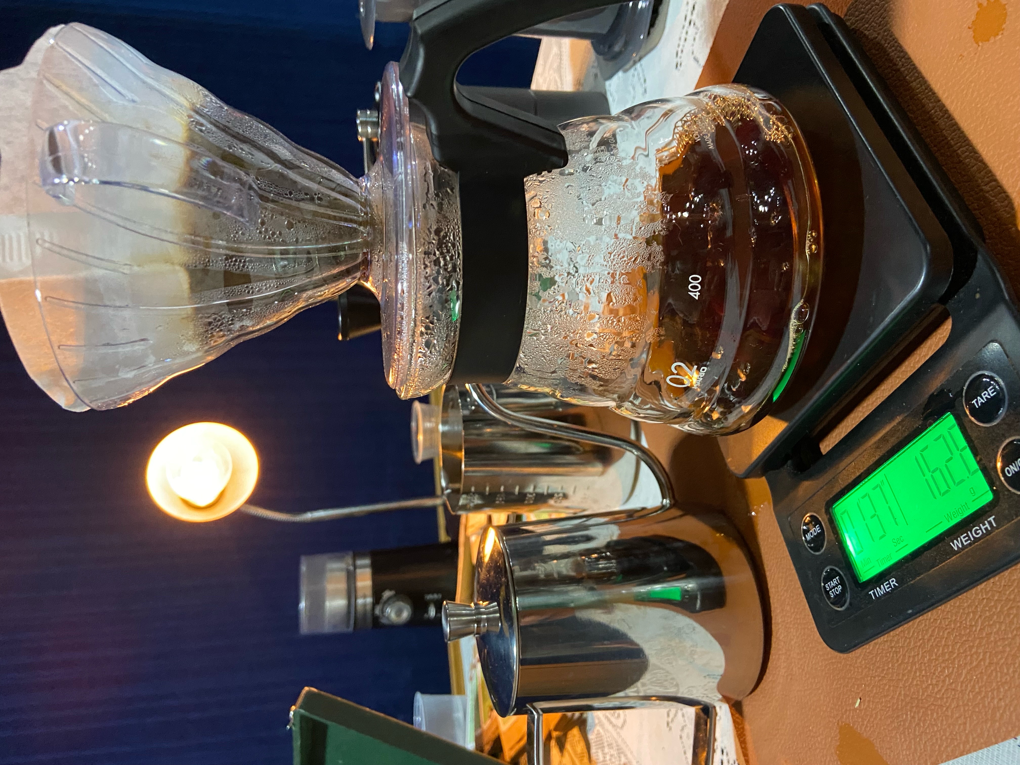 cafezinho que está saindo agora! sim 23:28 e a galera tomando cafezinho 🤎☕️