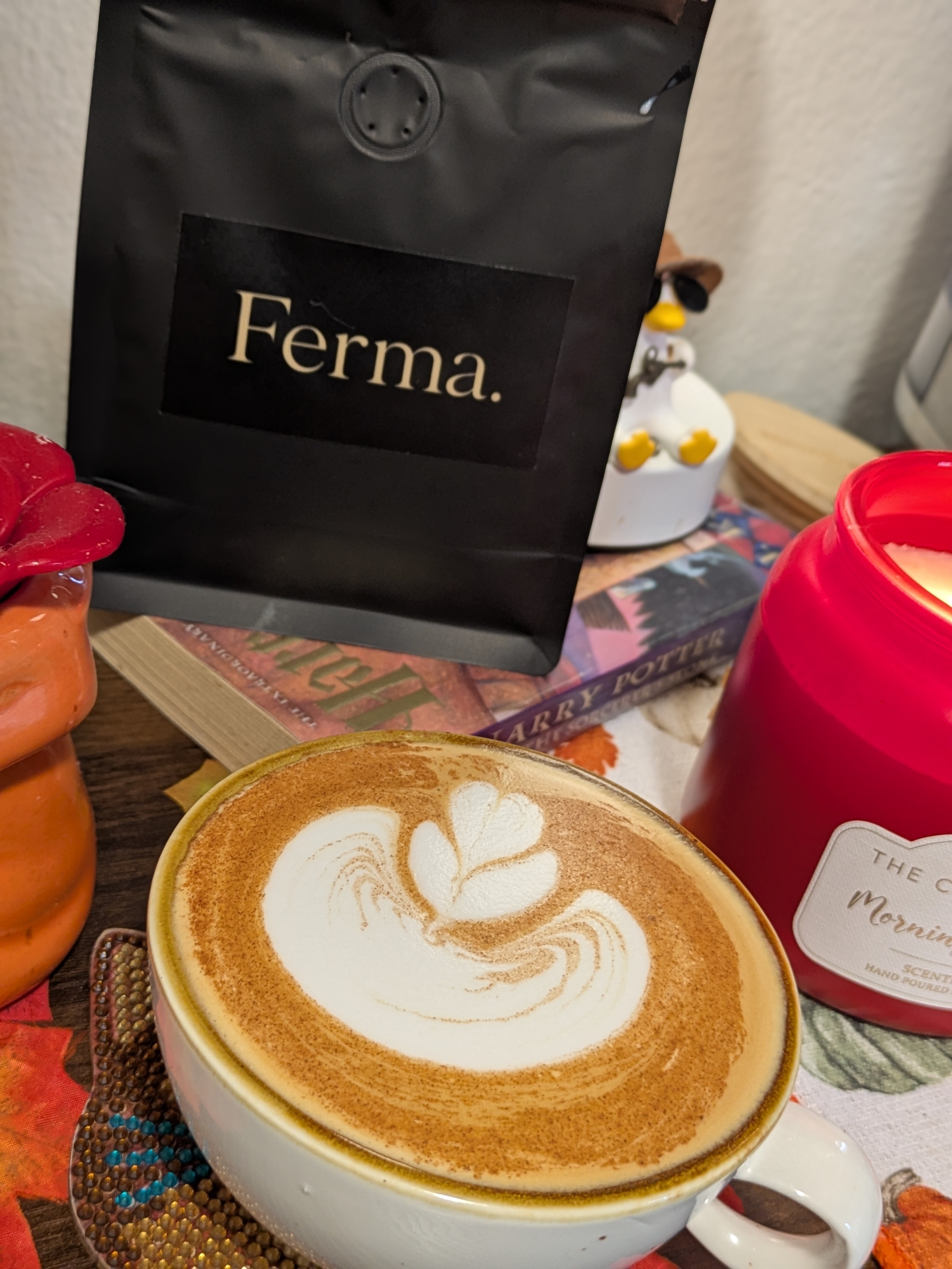 Cuándo un café con latte art me sale bonito, quiero hacerle miles de fotos....Desde donde ven mis publicaciones??