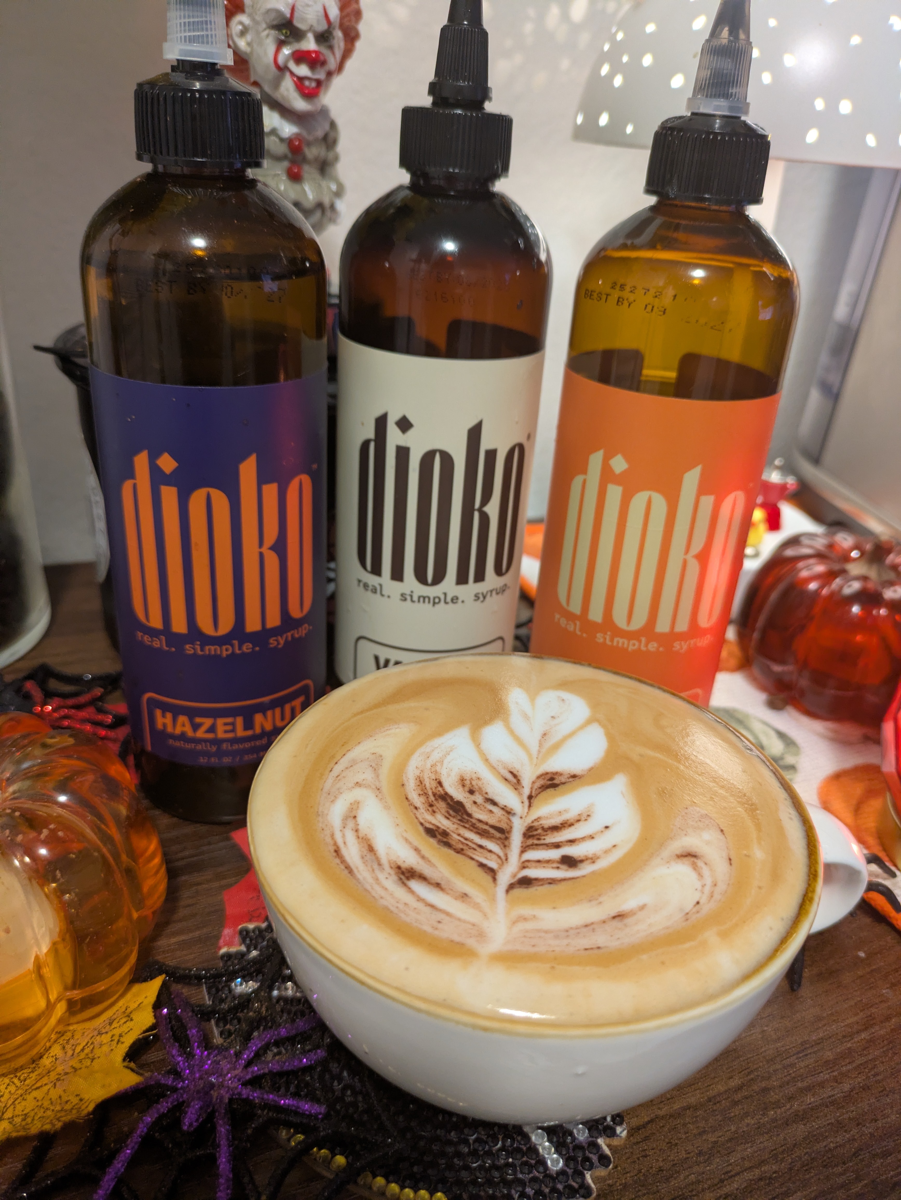 Aprovecha el descuento y consigue estos tres siropes, vainilla caramelo y avellana👇💛 
https://dioko-flavors.myshopify.com/CAFECITOWITHME
