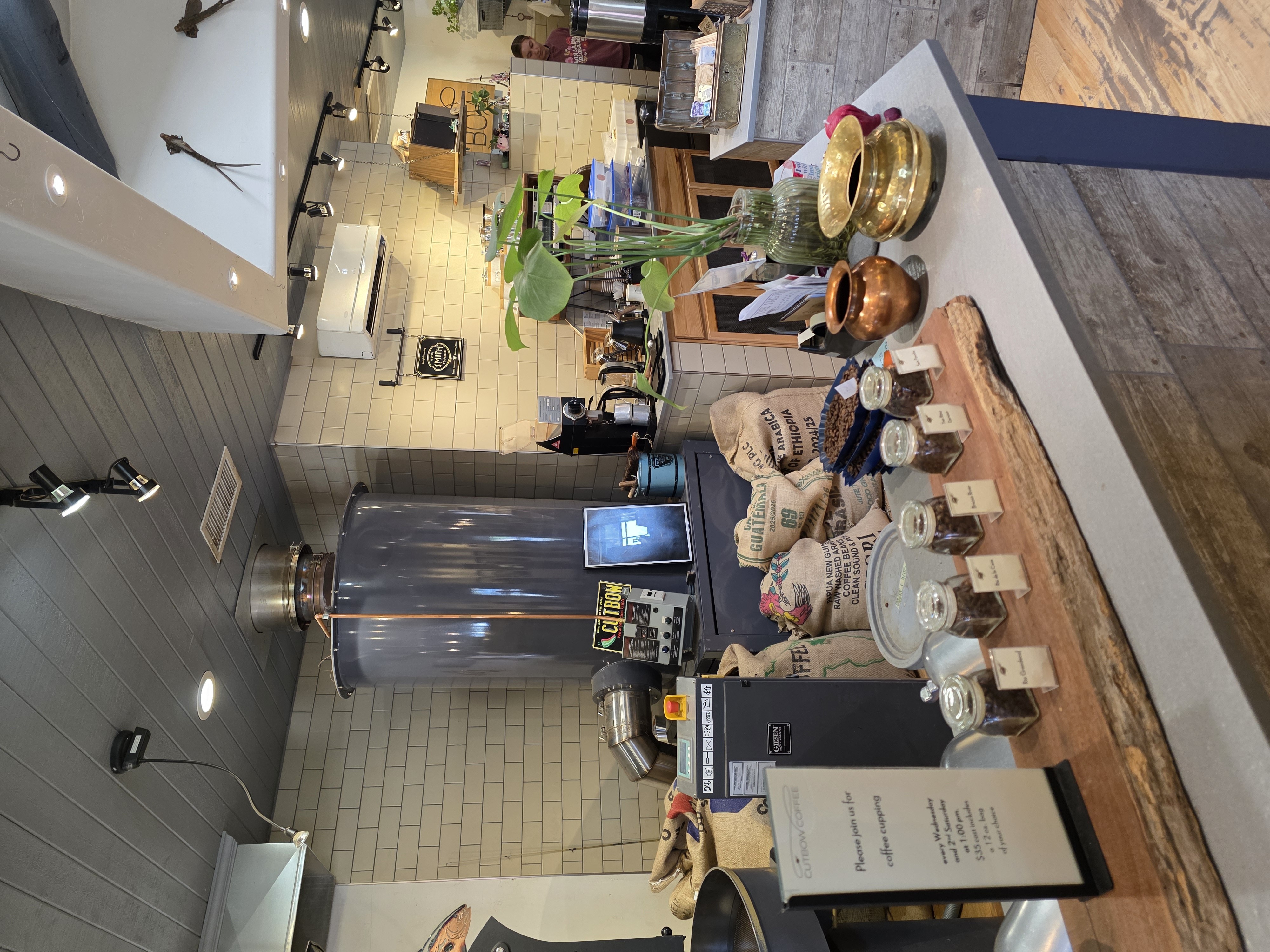If you're in Albuquerque, New México, definitely check out Cutbow Coffee! They offer in-house roasting...a variety of high quality beans, and awesome ambiance. 

Cutbow Coffee https://share.google/Tb1zjR29UJMBhnhJ7
