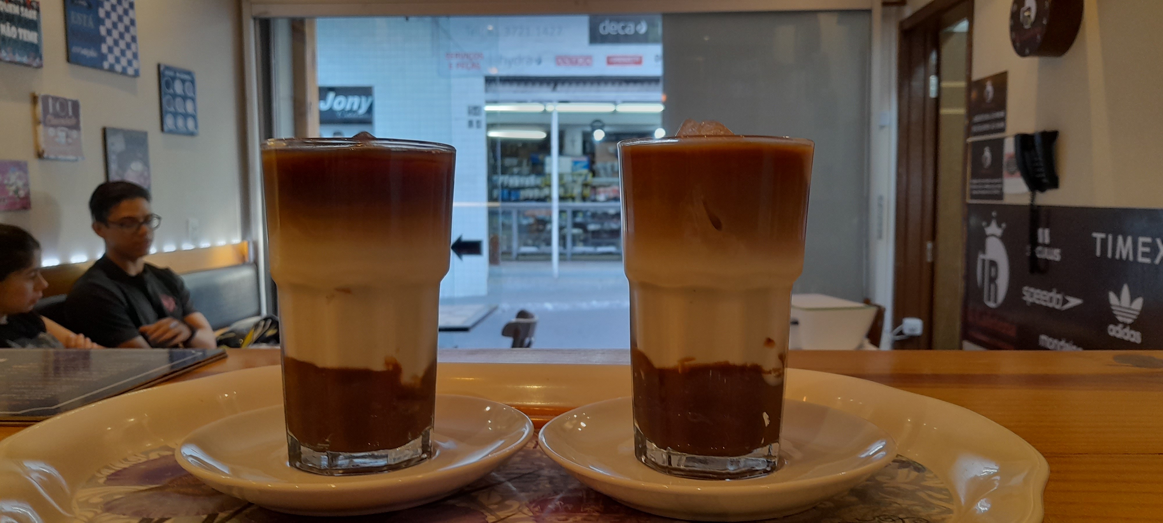 latte gelado, sabor chocolate 
