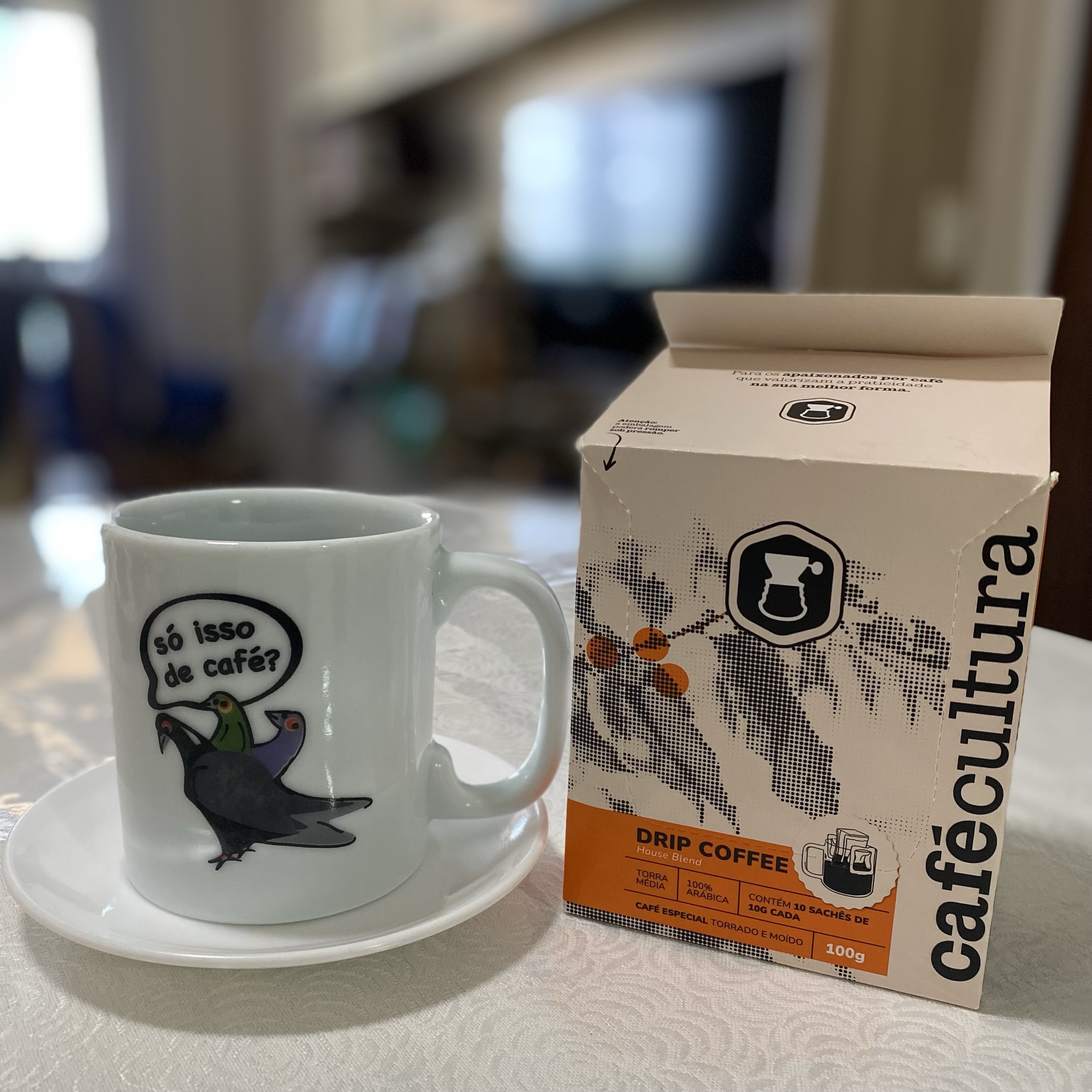 Café bem encorpado, com notas de chocolate bem presentes. Provei apenas o método drip, mas em breve irei experimentar o café coado tradicional 🤓