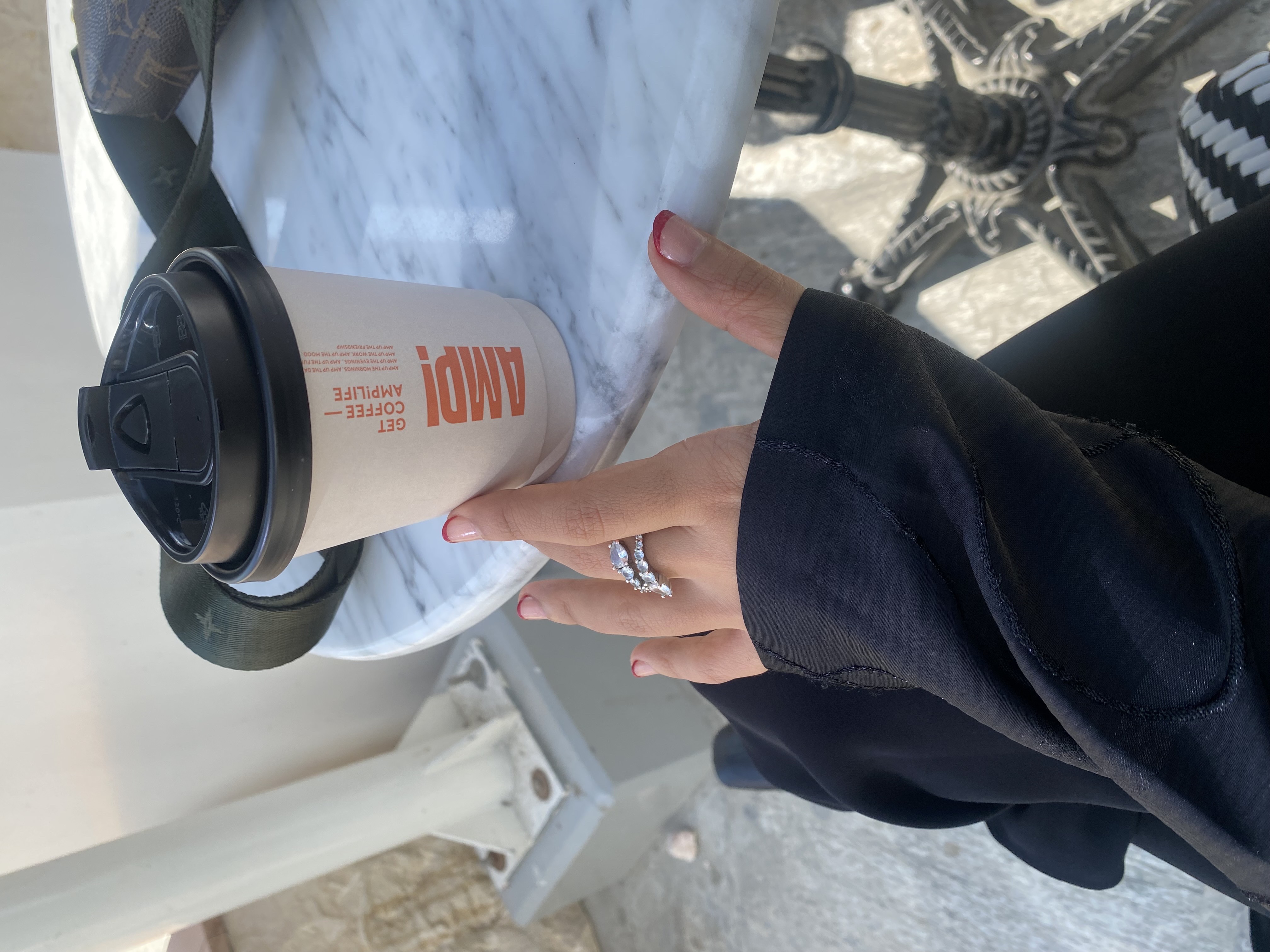 good nails + good coffee = good day .. who agree?