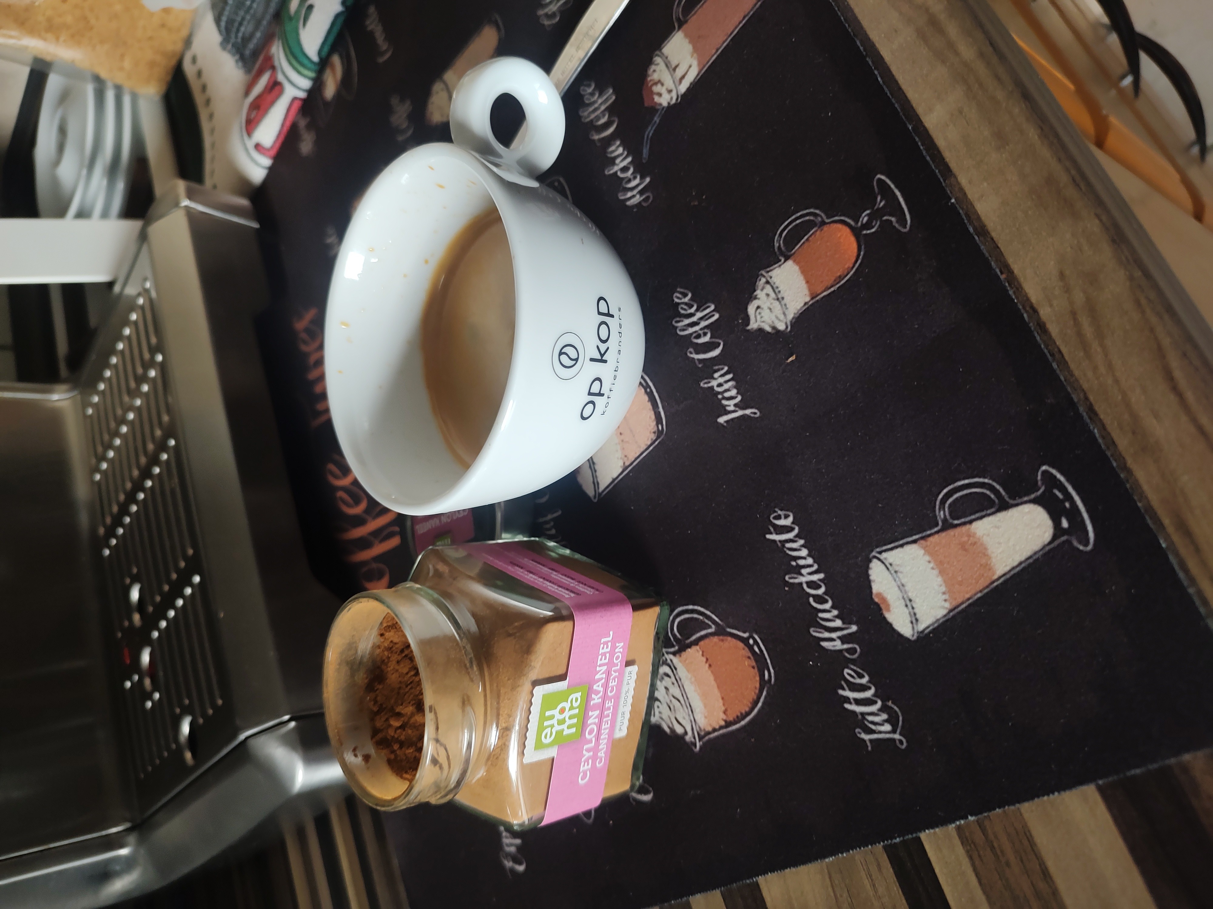 Espresso with cinnamon 