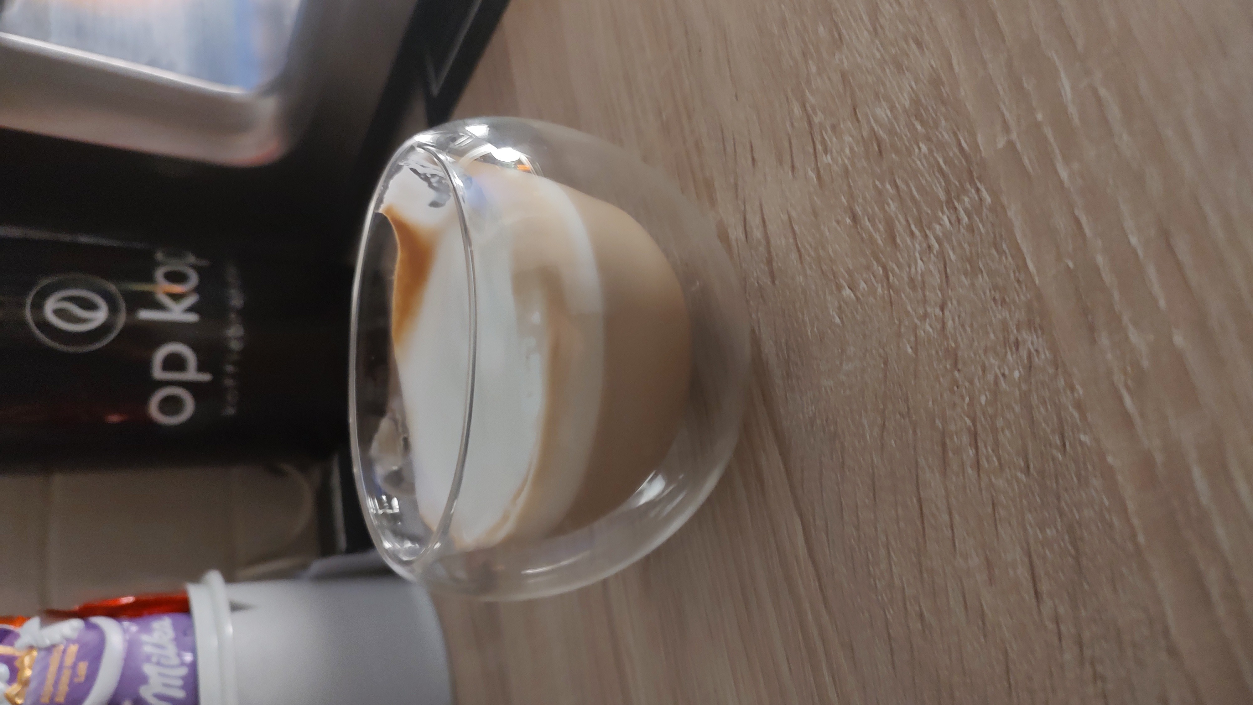 new cup. no, it's no latte art 😂