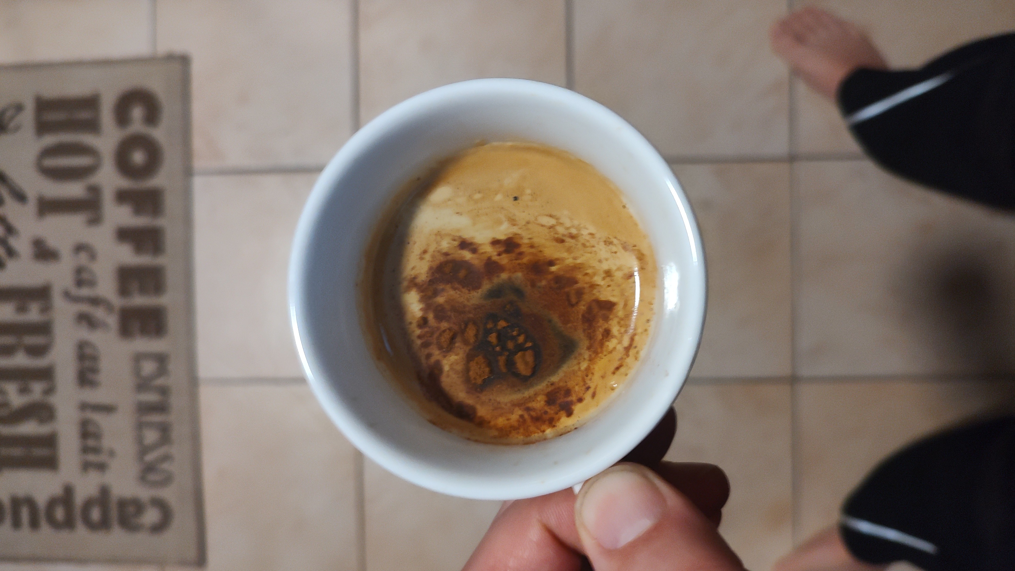 Liquid golden wake up call: added some cinnamon. It's said to burn some extra calories. I don't care, I do it for the taste. 