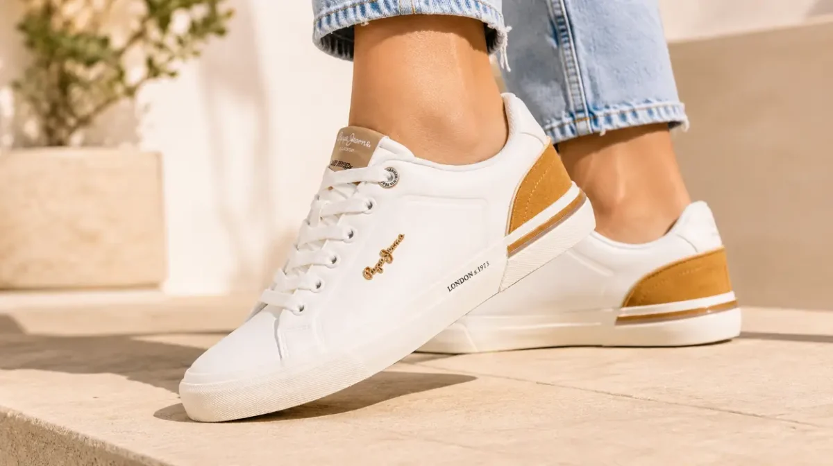 Zapatillas Pepe Jeans Kenton Campus blancas para mujer por sólo 39€ con envío gratis (-44%)