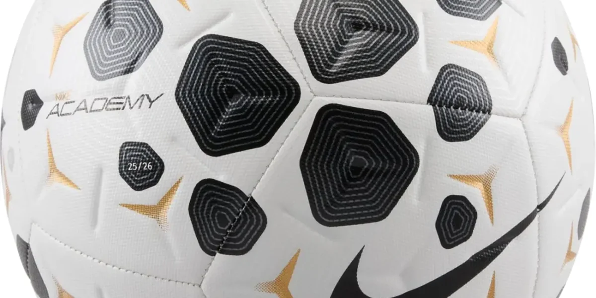 Balón Nike Academy Fútbol ideal para entrenamientos y partidos por sólo 15€ (40% de descuento)