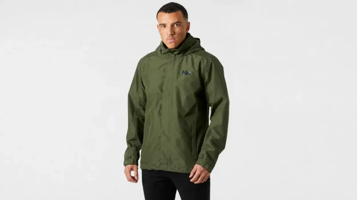 Chaqueta Helly Hansen Dubliner ligera e impermeable para hombre por sólo 56,09€ con envío gratis (-58%)
